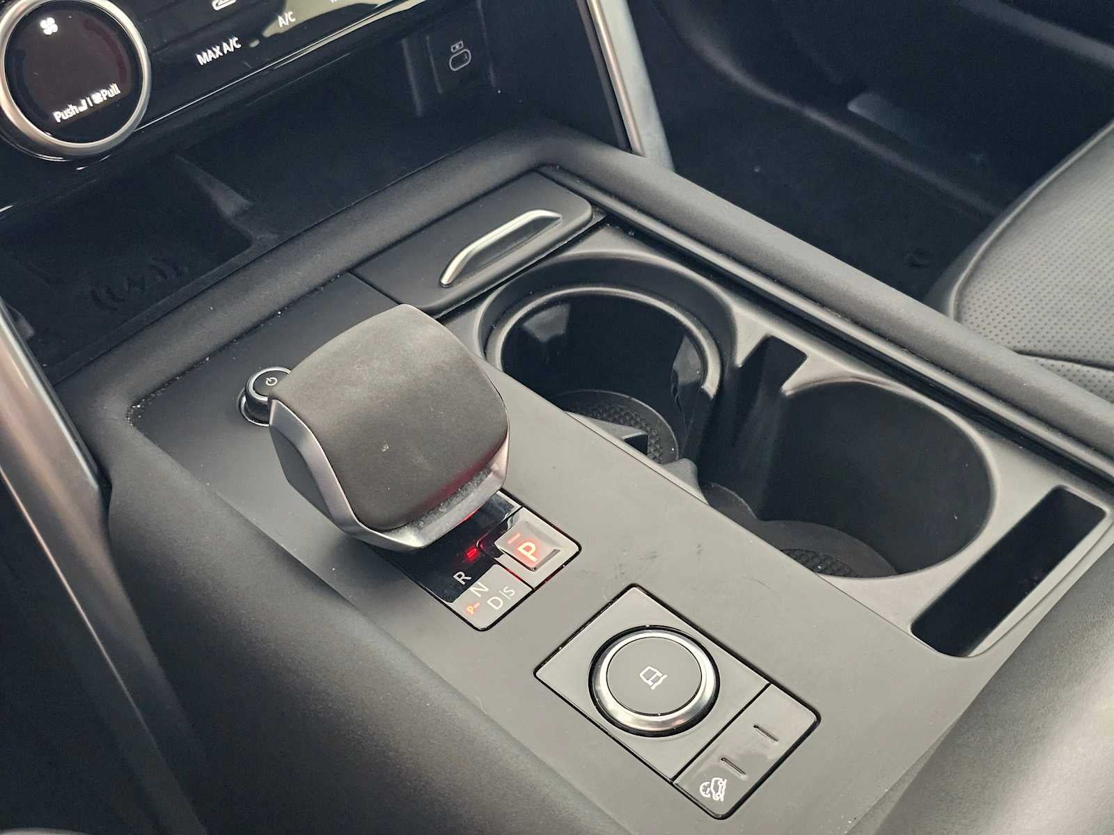 2024 Land Rover Discovery Metropolitan Edition