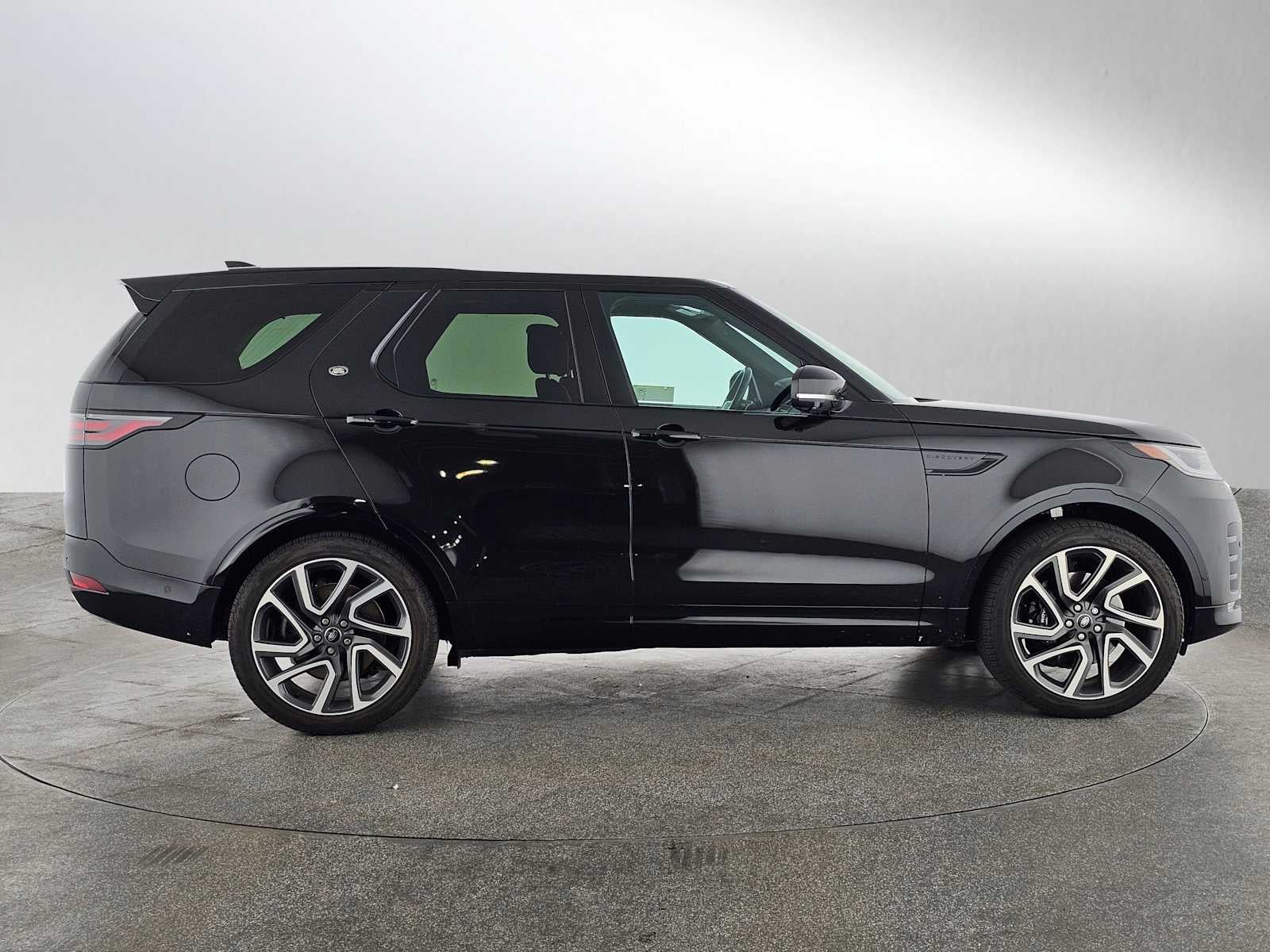 2024 Land Rover Discovery Metropolitan Edition