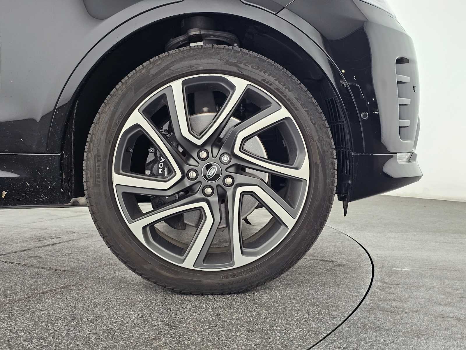 2024 Land Rover Discovery Metropolitan Edition