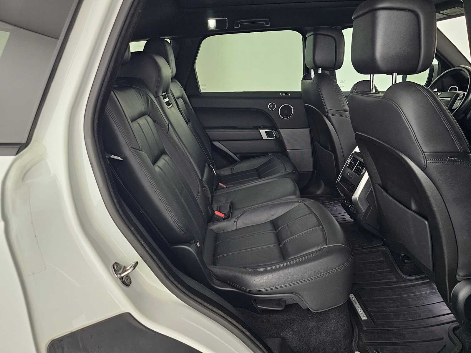 2020 Land Rover Range Rover Sport SE