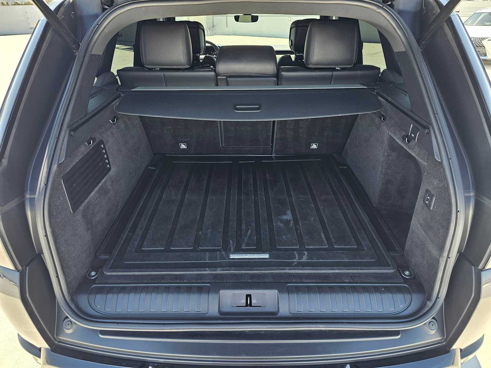 2022 Land Rover Range Rover Sport HSE Silver Edition