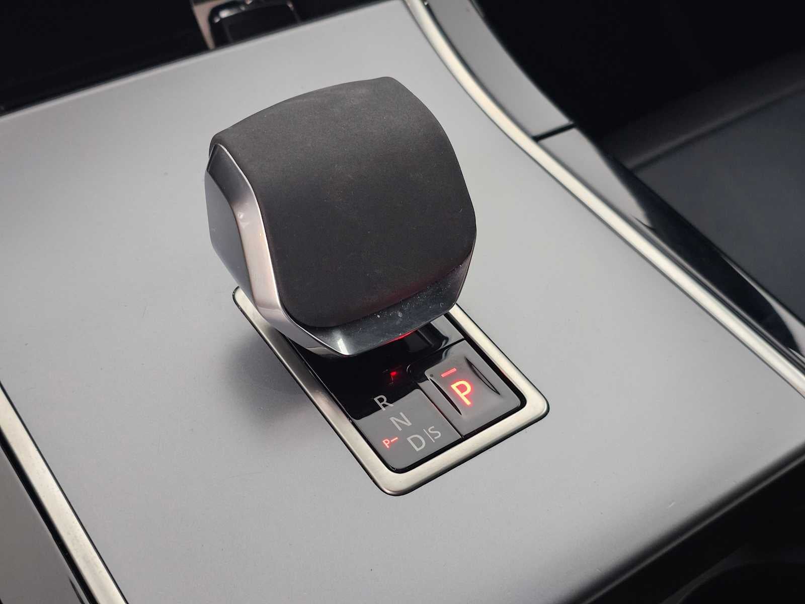 2025 Land Rover Range Rover Velar S