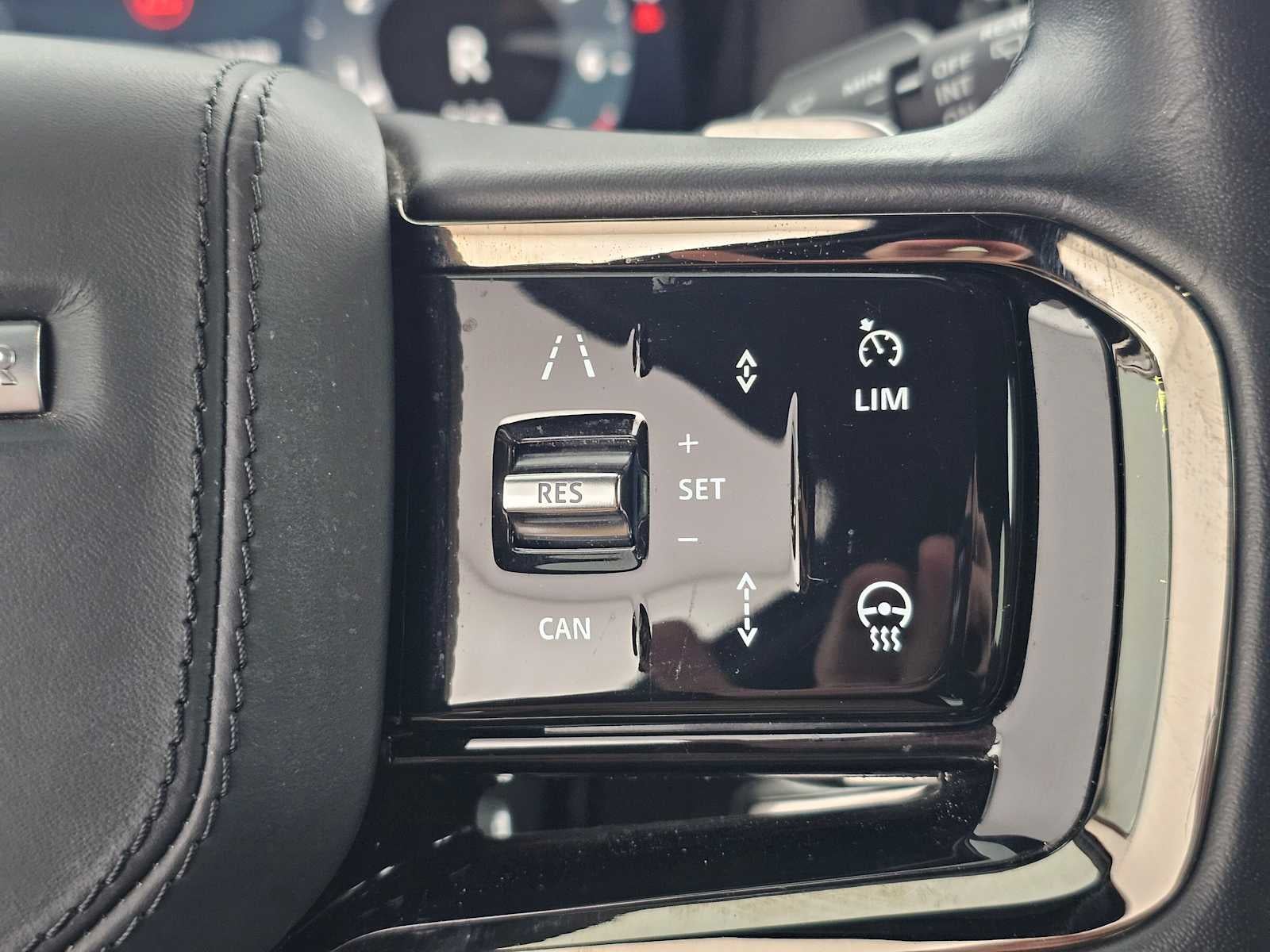 2024 Land Rover Range Rover Velar Dynamic SE