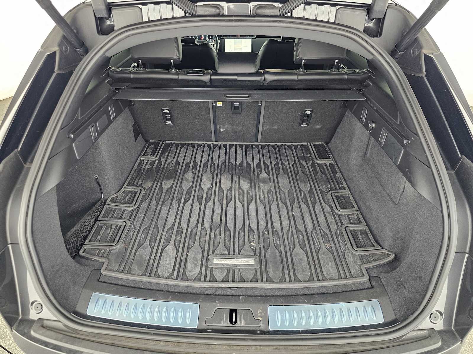 2025 Land Rover Range Rover Velar Dynamic SE