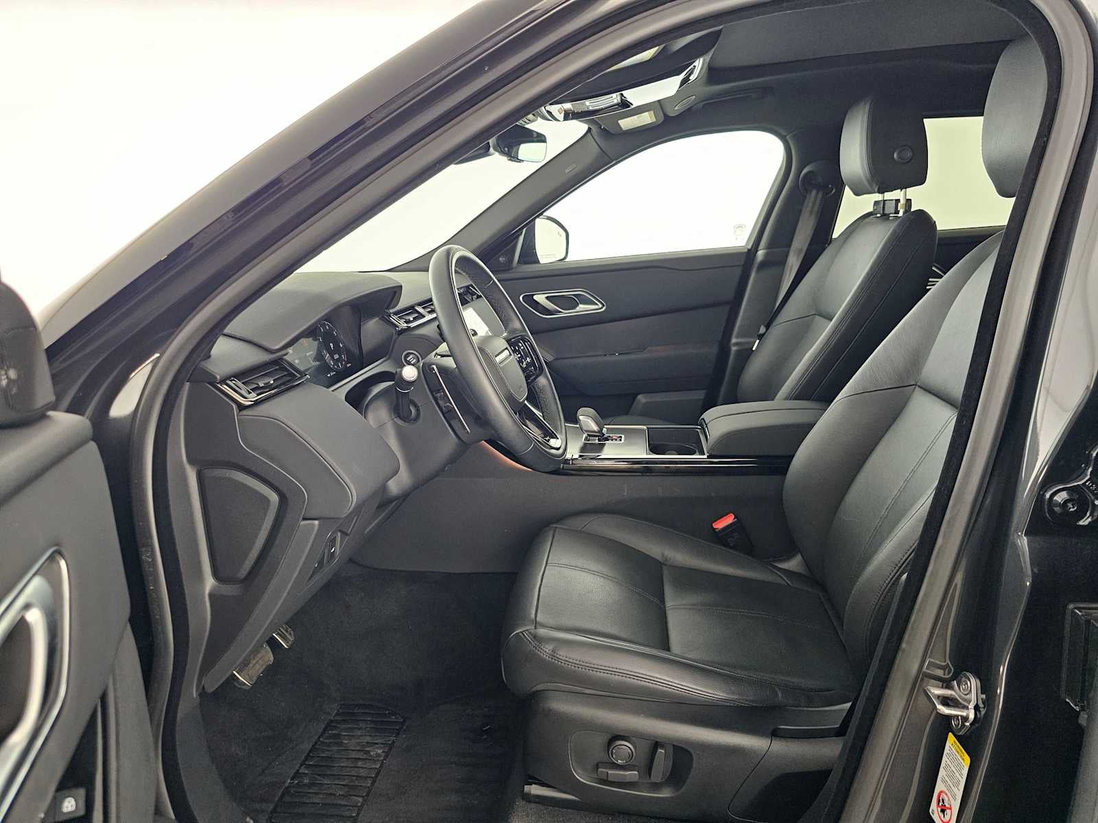 2025 Land Rover Range Rover Velar Dynamic SE