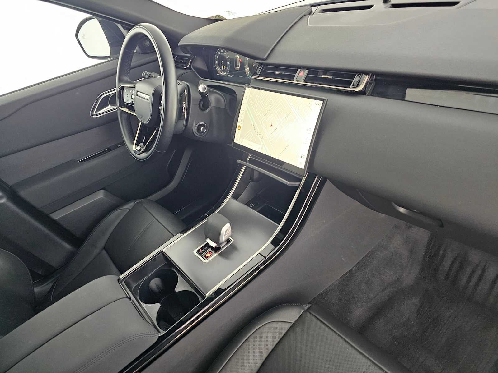 2025 Land Rover Range Rover Velar Dynamic SE