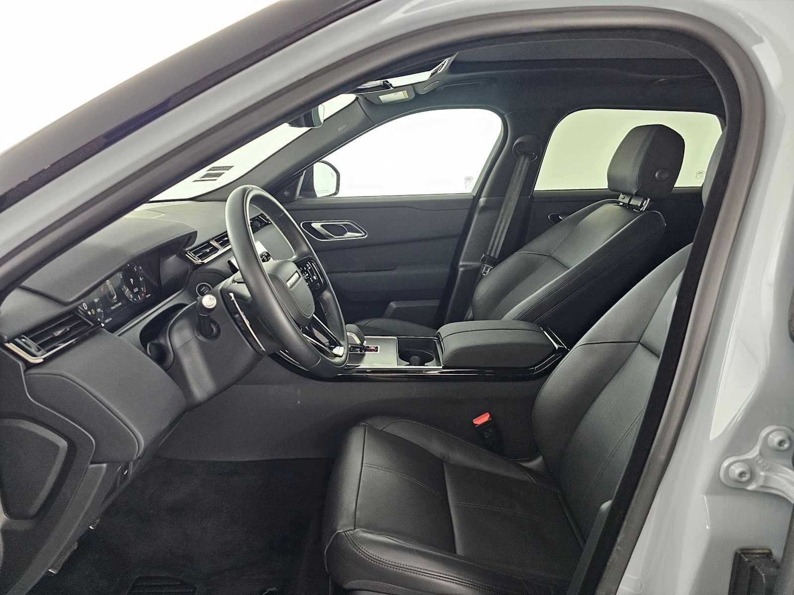 2025 Land Rover Range Rover Velar Dynamic SE