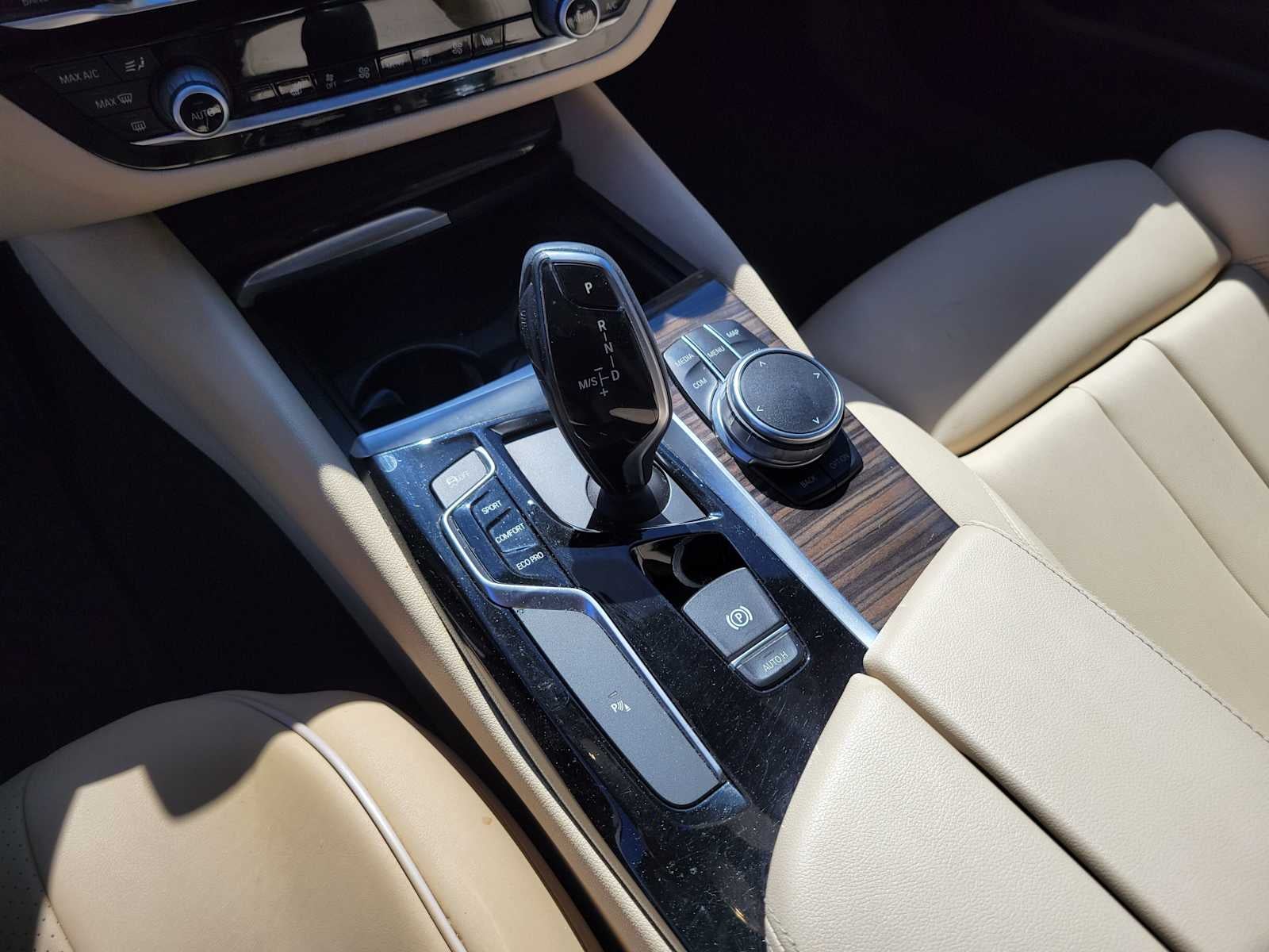 2018 BMW 530i 530i
