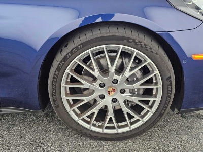 2024 Porsche Panamera 4