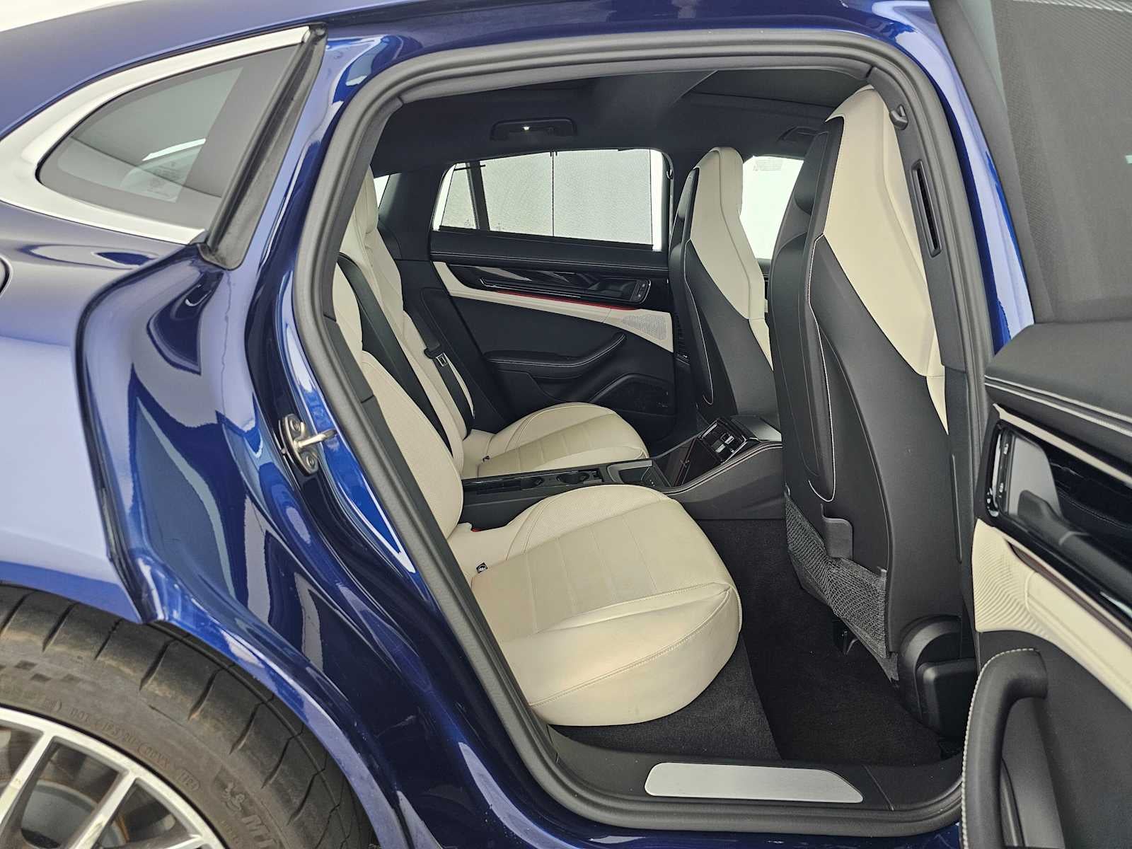 2024 Porsche Panamera 4