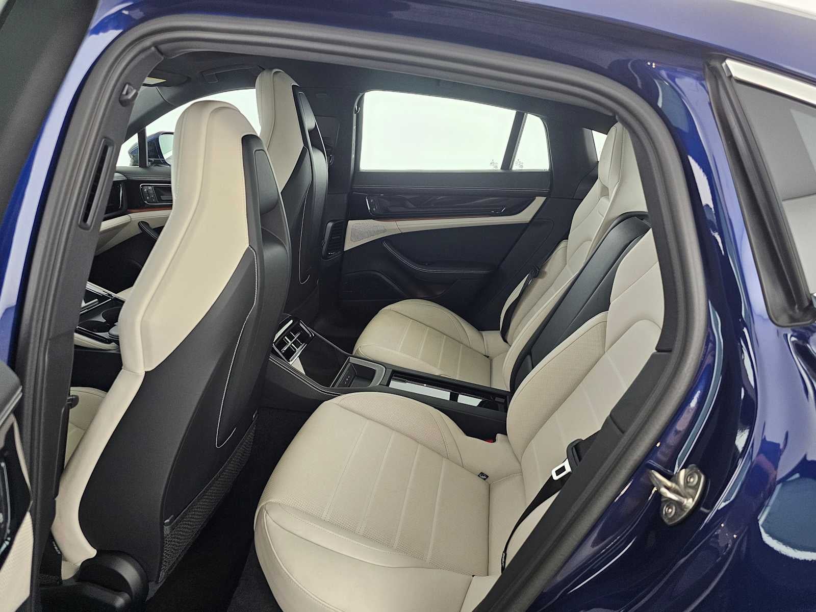 2024 Porsche Panamera 4