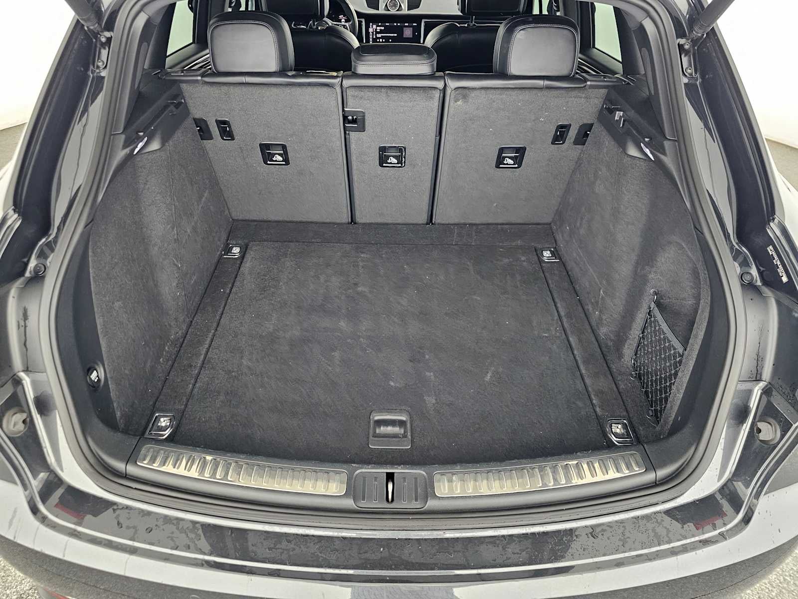 2021 Porsche Macan AWD