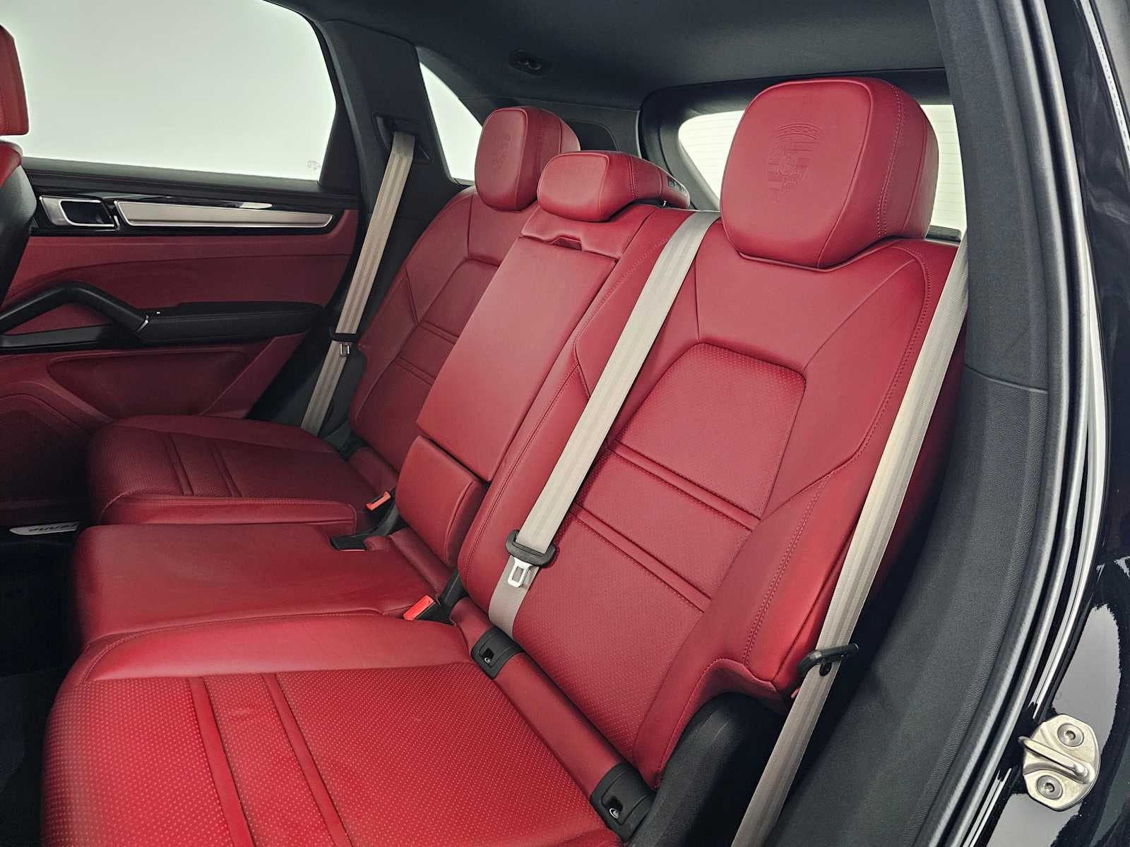 2022 Porsche Cayenne Platinum Edition