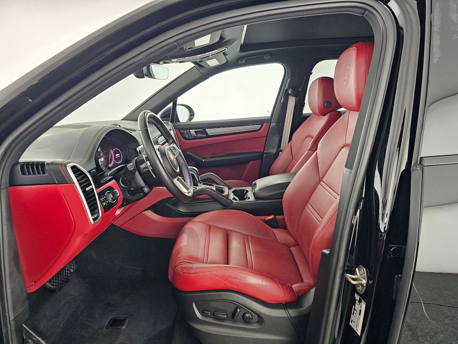 2022 Porsche Cayenne Platinum Edition