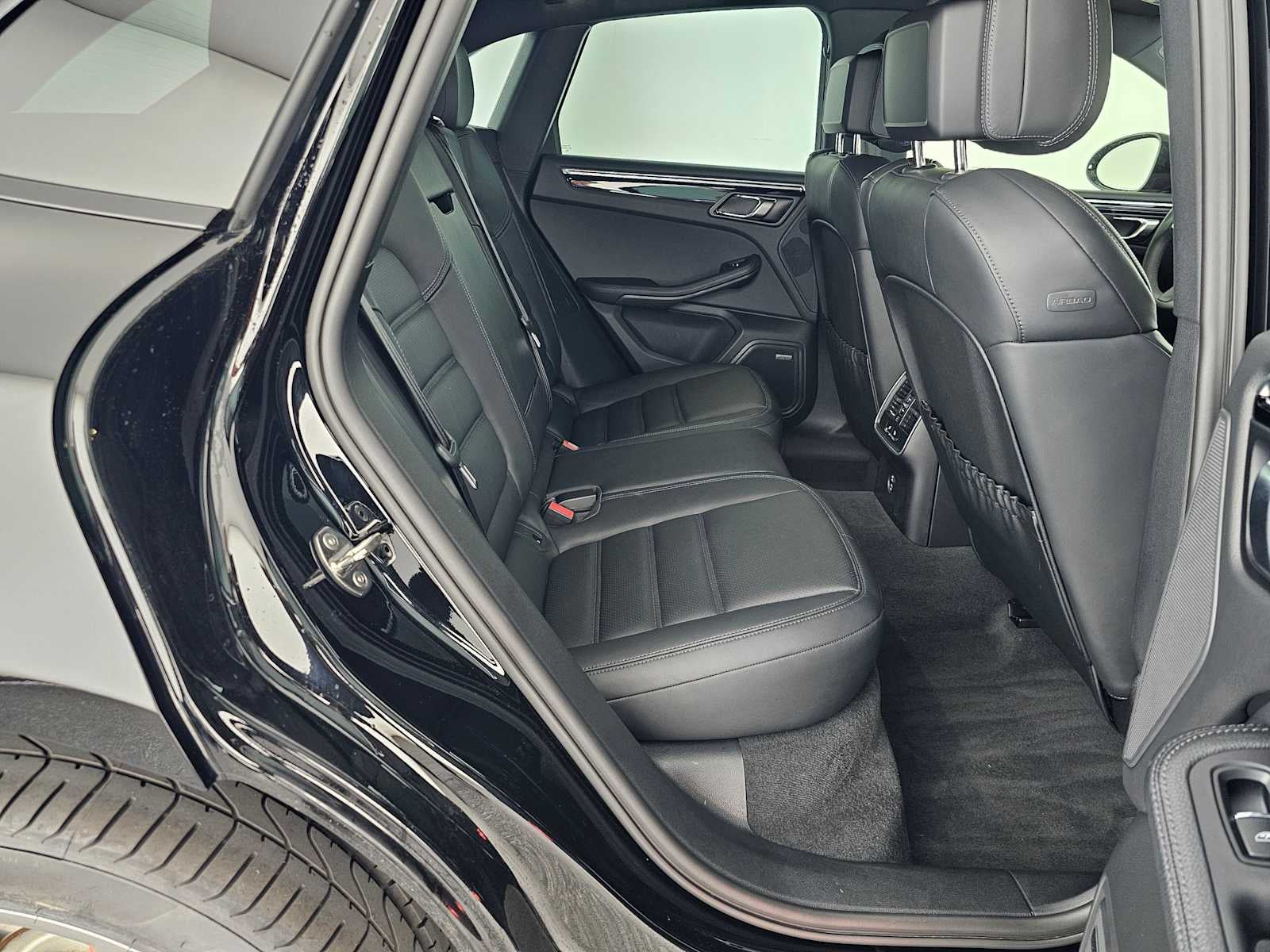 2024 Porsche Macan S