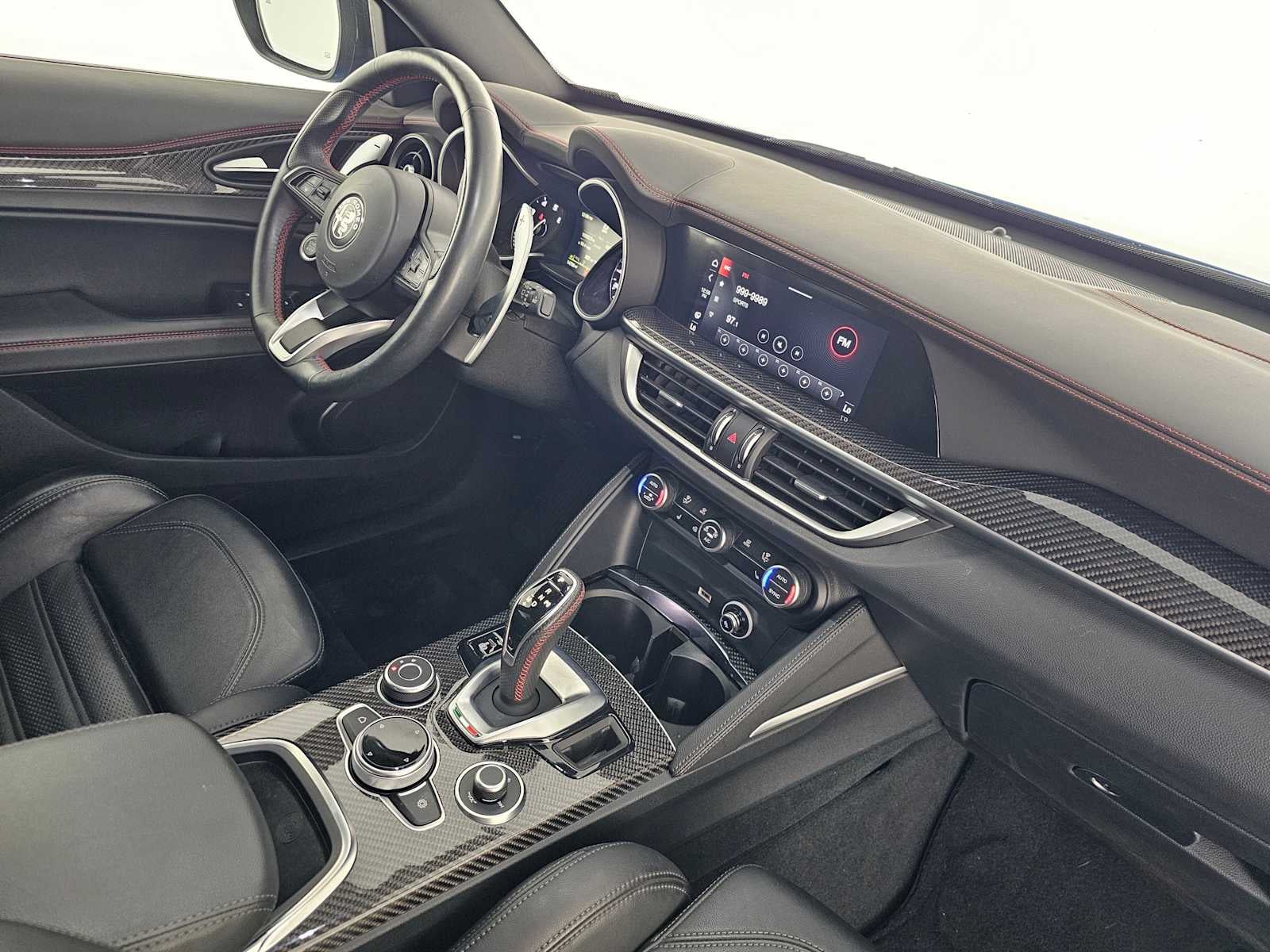 2023 Alfa Romeo Stelvio Estrema