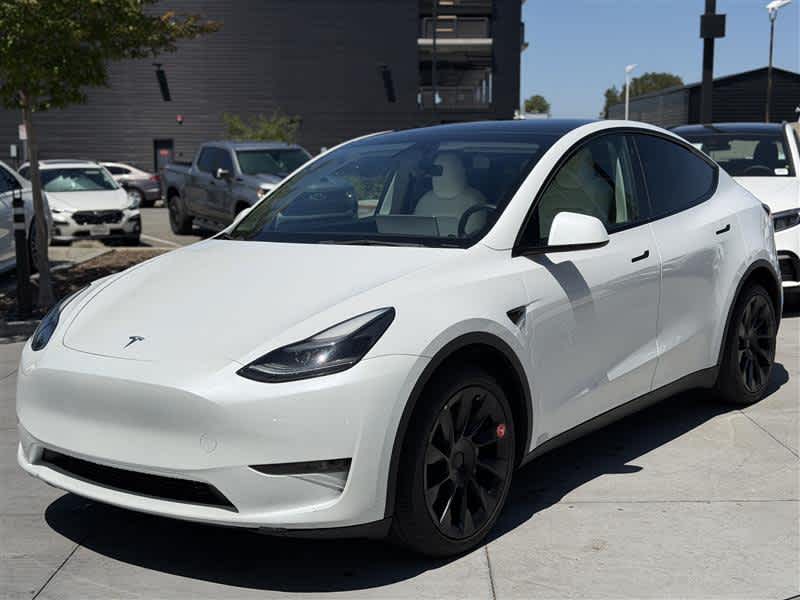 2023 Tesla Model Y Long Range
