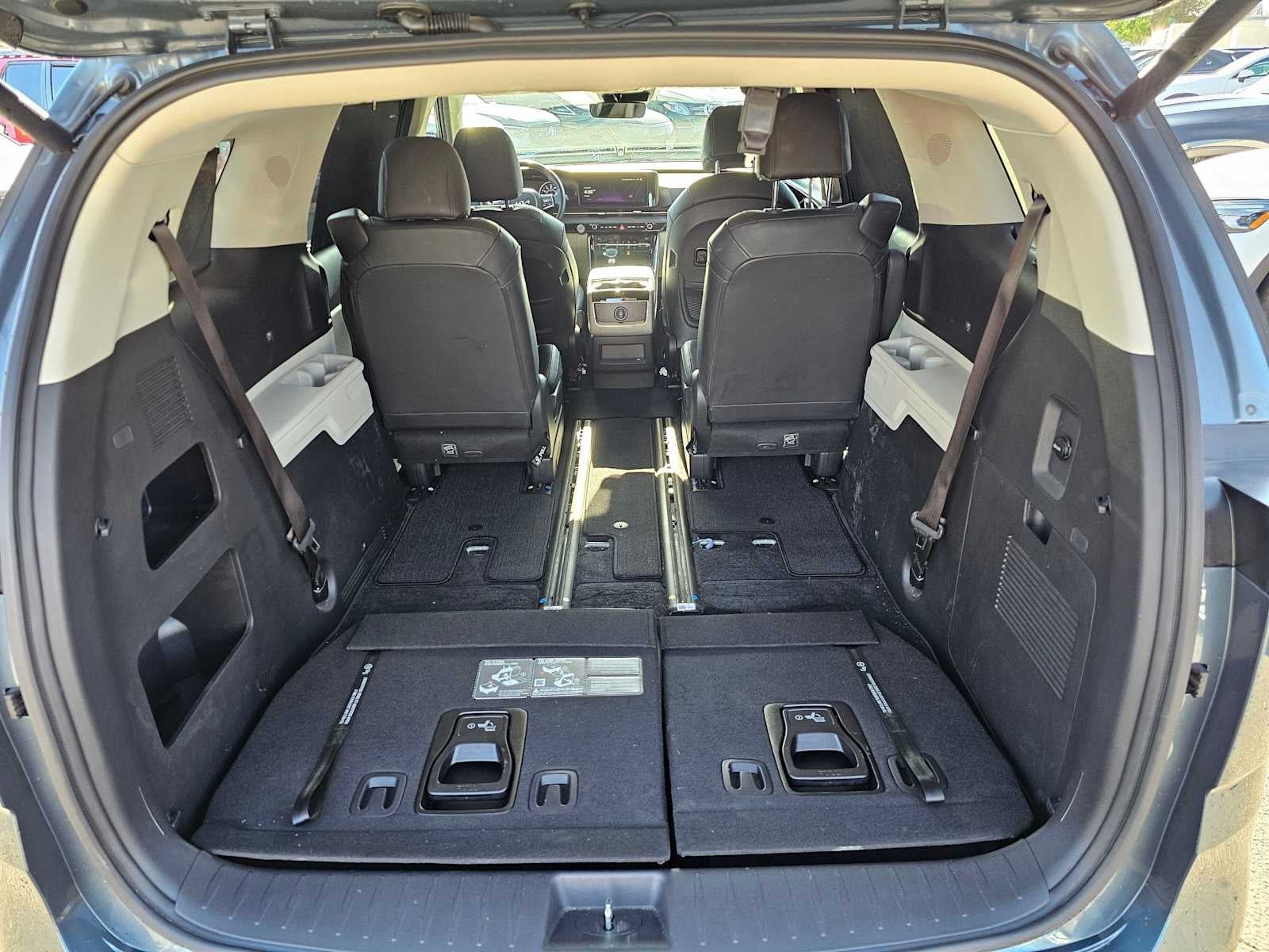 2024 Kia Carnival EX