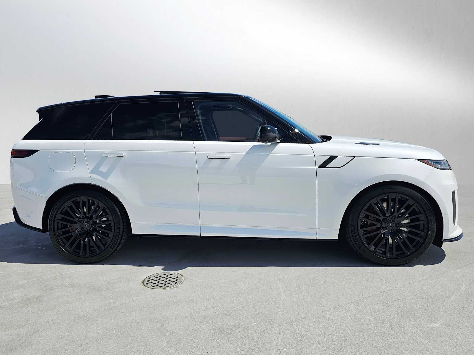 2026 Land Rover Range Rover Sport SV