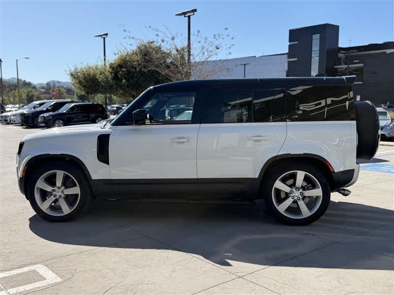 2024 Land Rover Defender SE