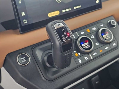 2024 Land Rover Defender SE