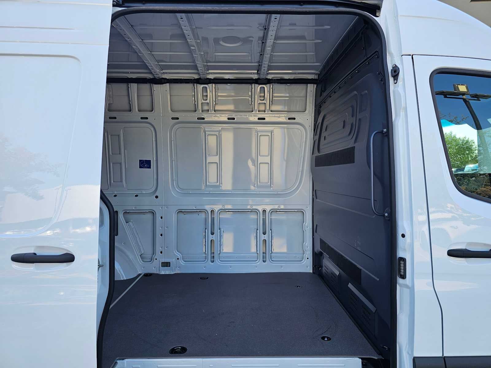 2025 Mercedes-Benz Sprinter 2500 Standard Roof I4 Diesel 144" RWD