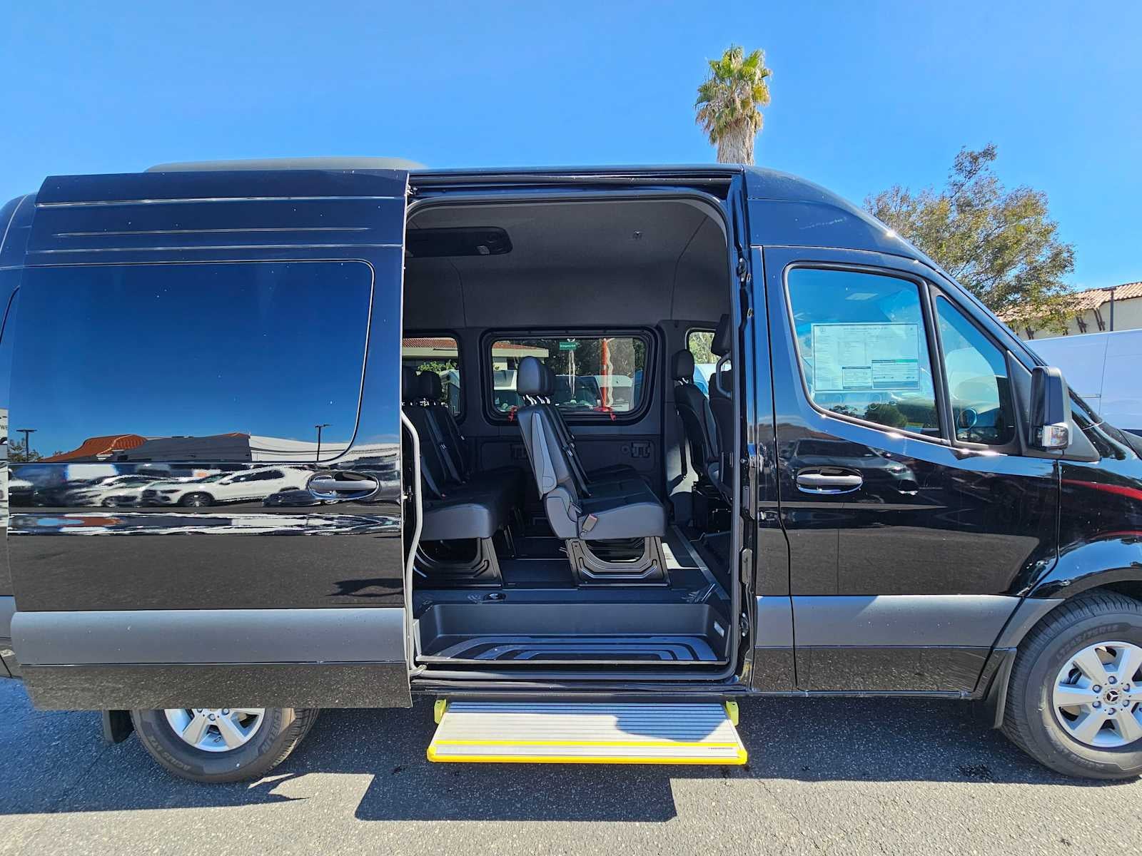 2024 Mercedes-Benz Sprinter 2500 Standard Roof I4 Diesel HO 144" RWD
