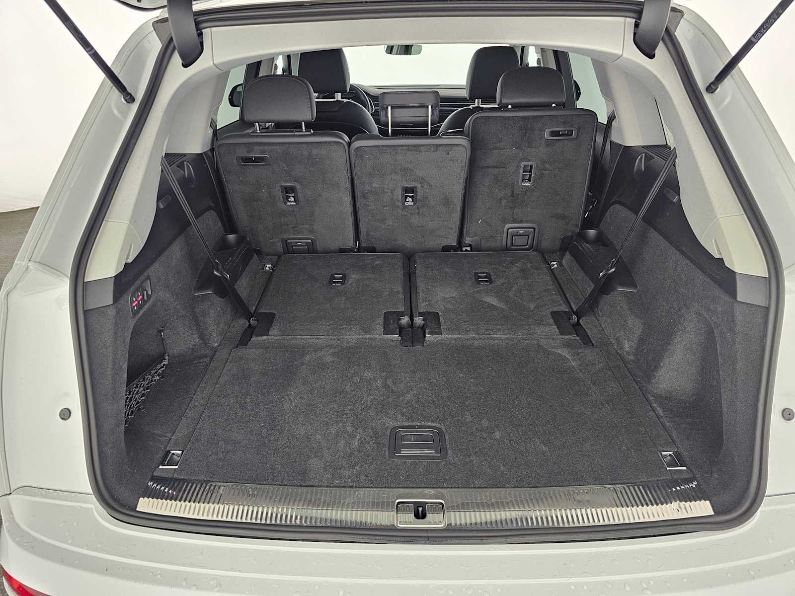 2023 Audi Q7 Premium Plus