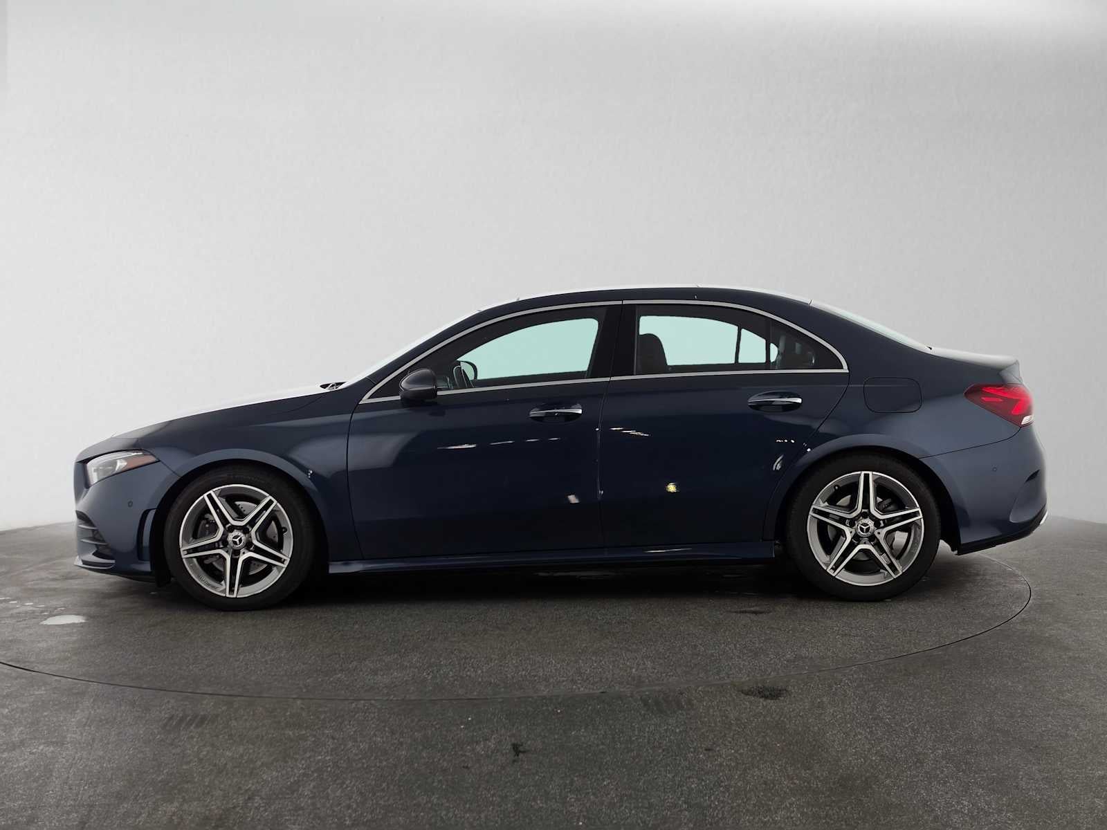 2019 Mercedes-Benz A 220 Sedan