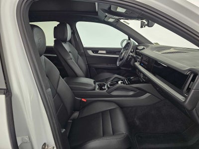 2025 Porsche Cayenne AWD