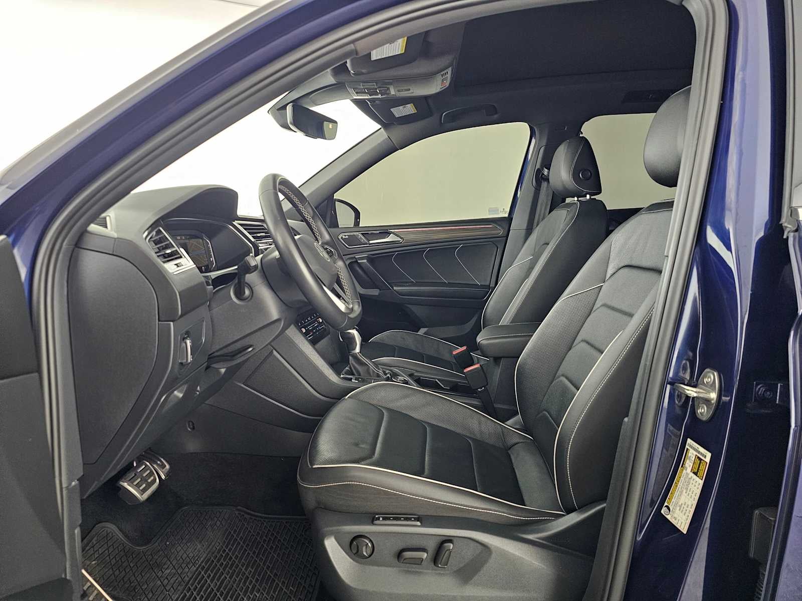 2023 Volkswagen Tiguan SEL R-Line