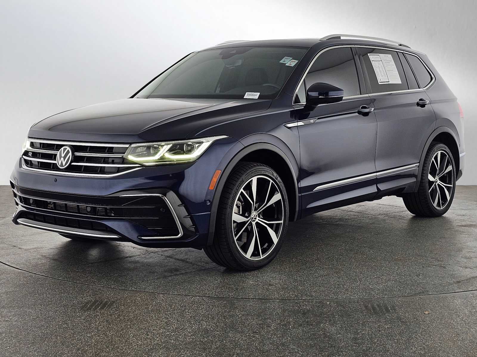 2023 Volkswagen Tiguan SEL R-Line