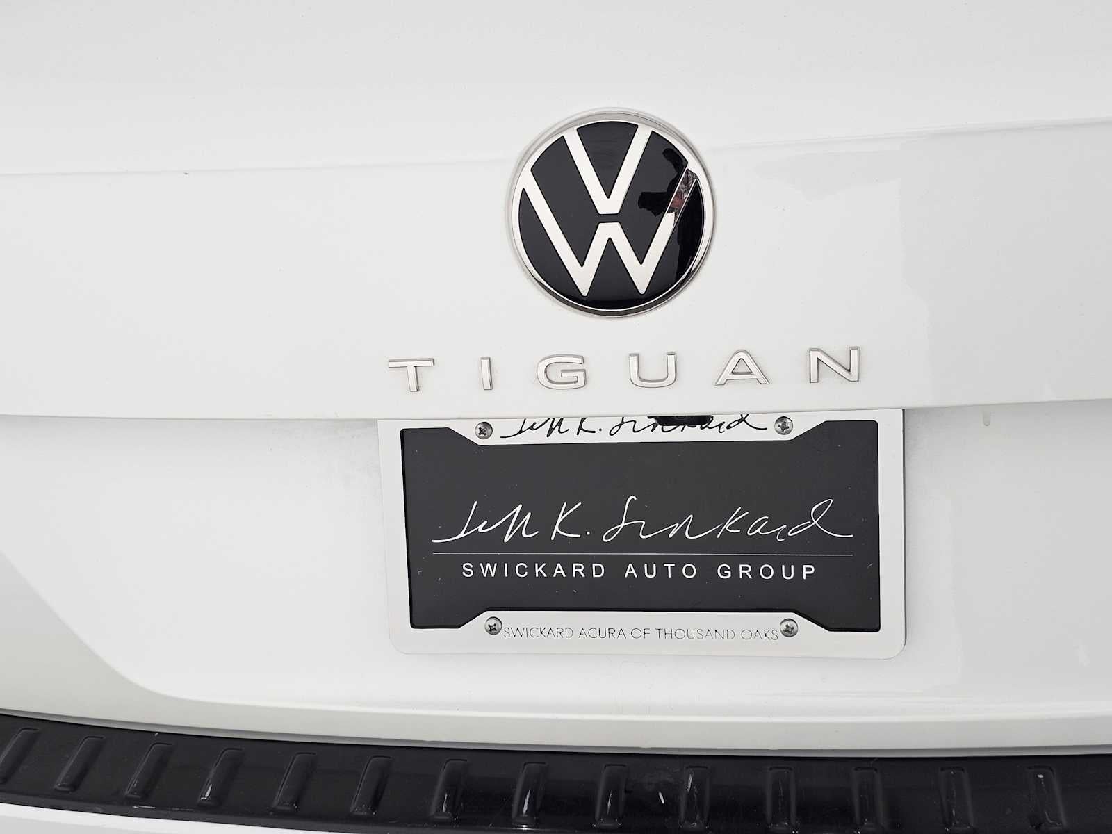 2022 Volkswagen Tiguan SE R-Line Black