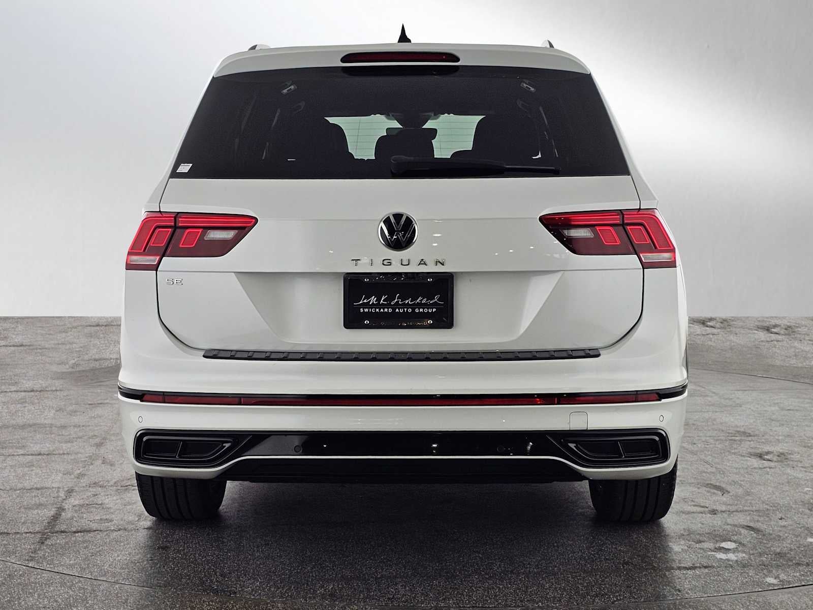 2022 Volkswagen Tiguan SE R-Line Black