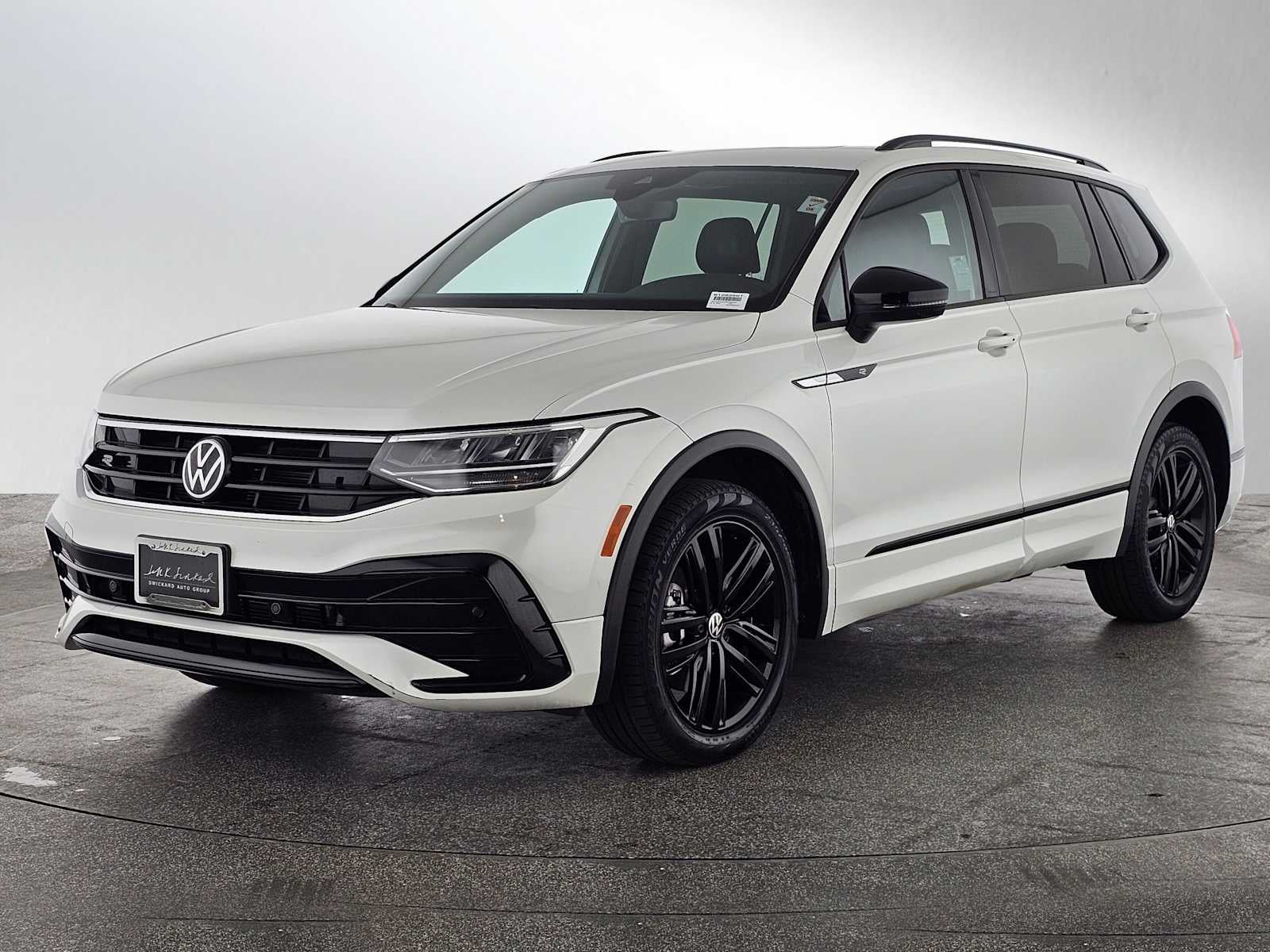 2022 Volkswagen Tiguan SE R-Line Black
