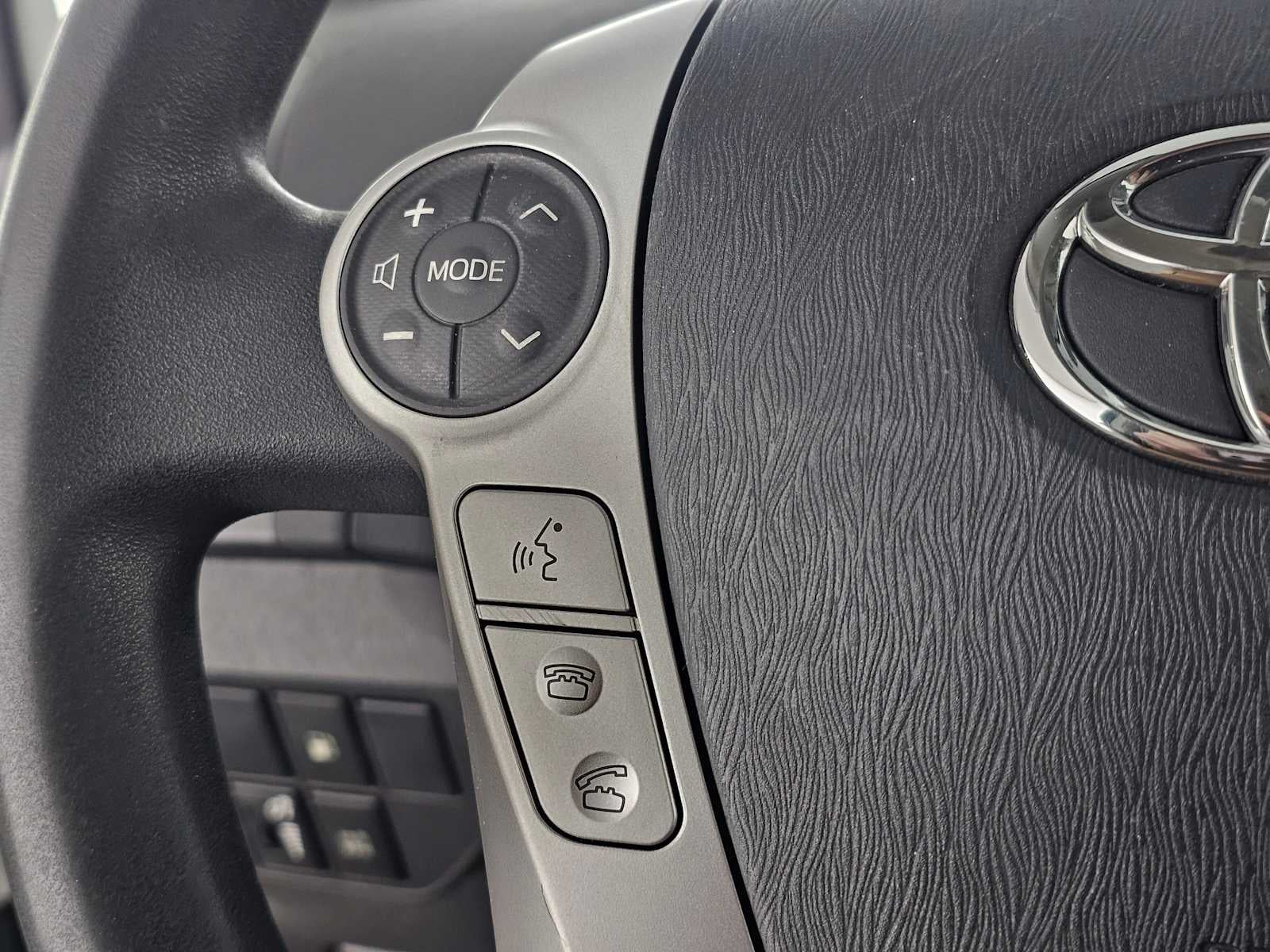 2012 Toyota Prius Plug-In 5dr HB (Natl)