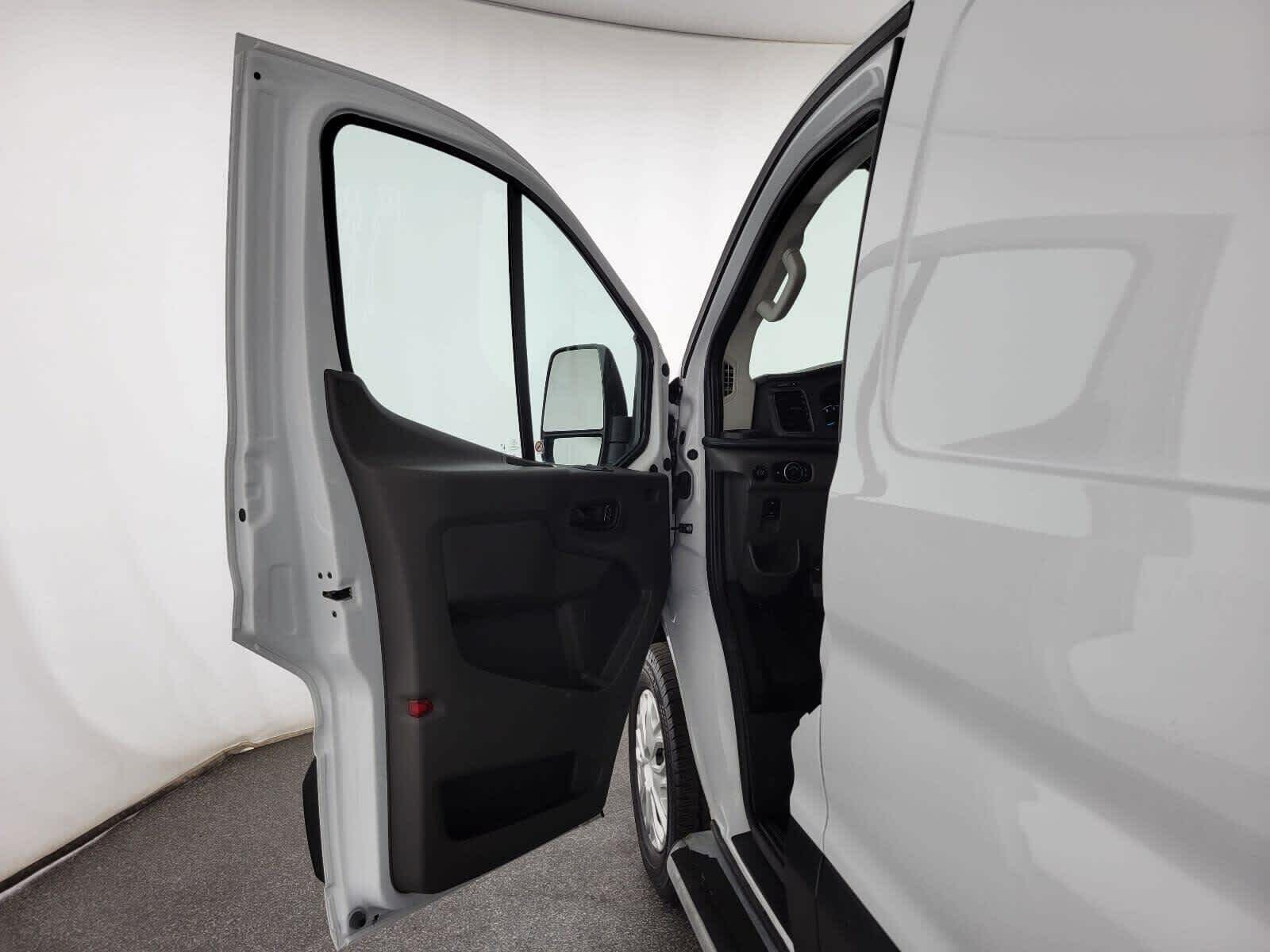 2025 Ford Transit Cargo Van T-250 130" Low Rf 9070 GVWR RWD