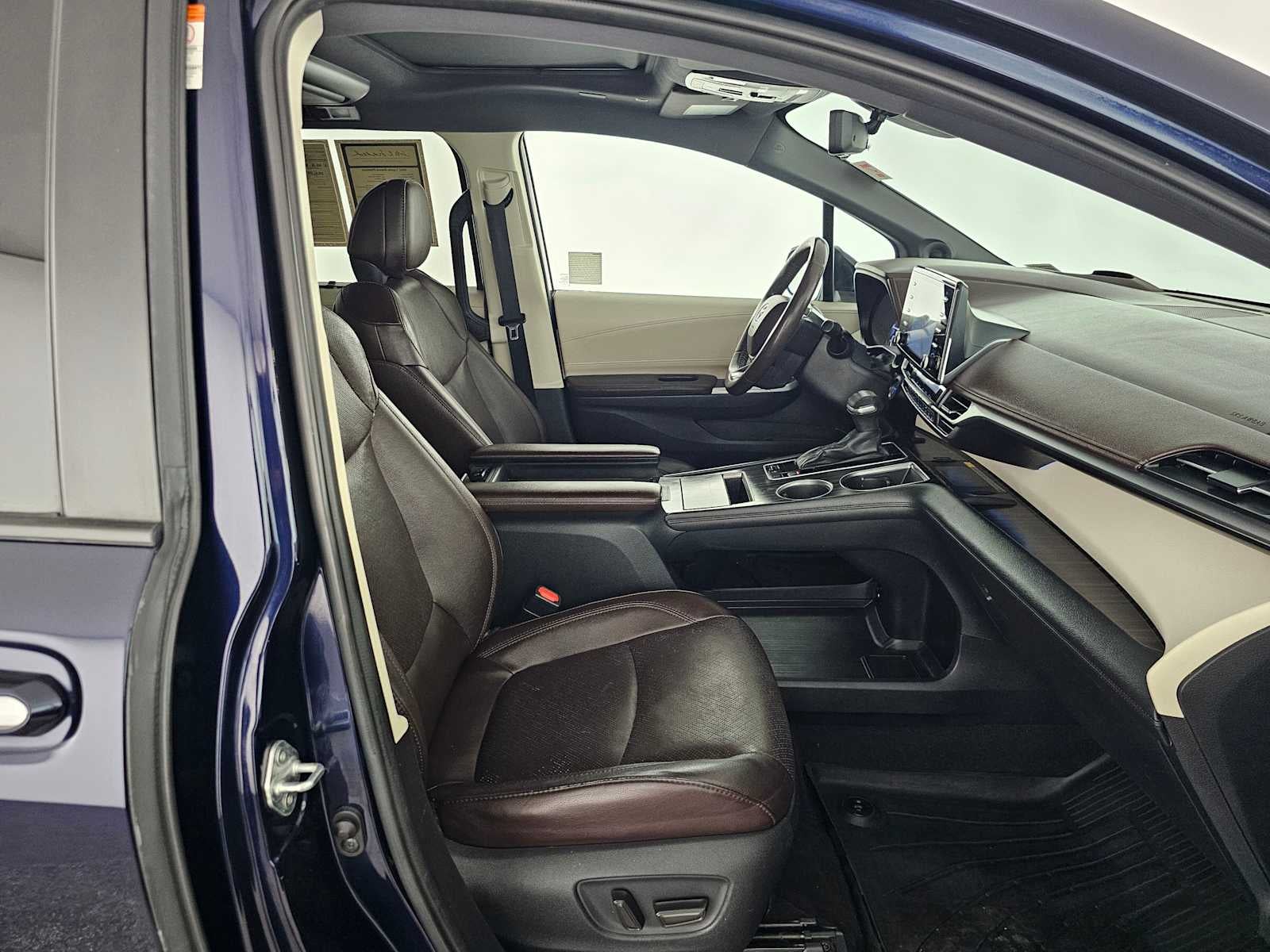 2022 Toyota Sienna Platinum