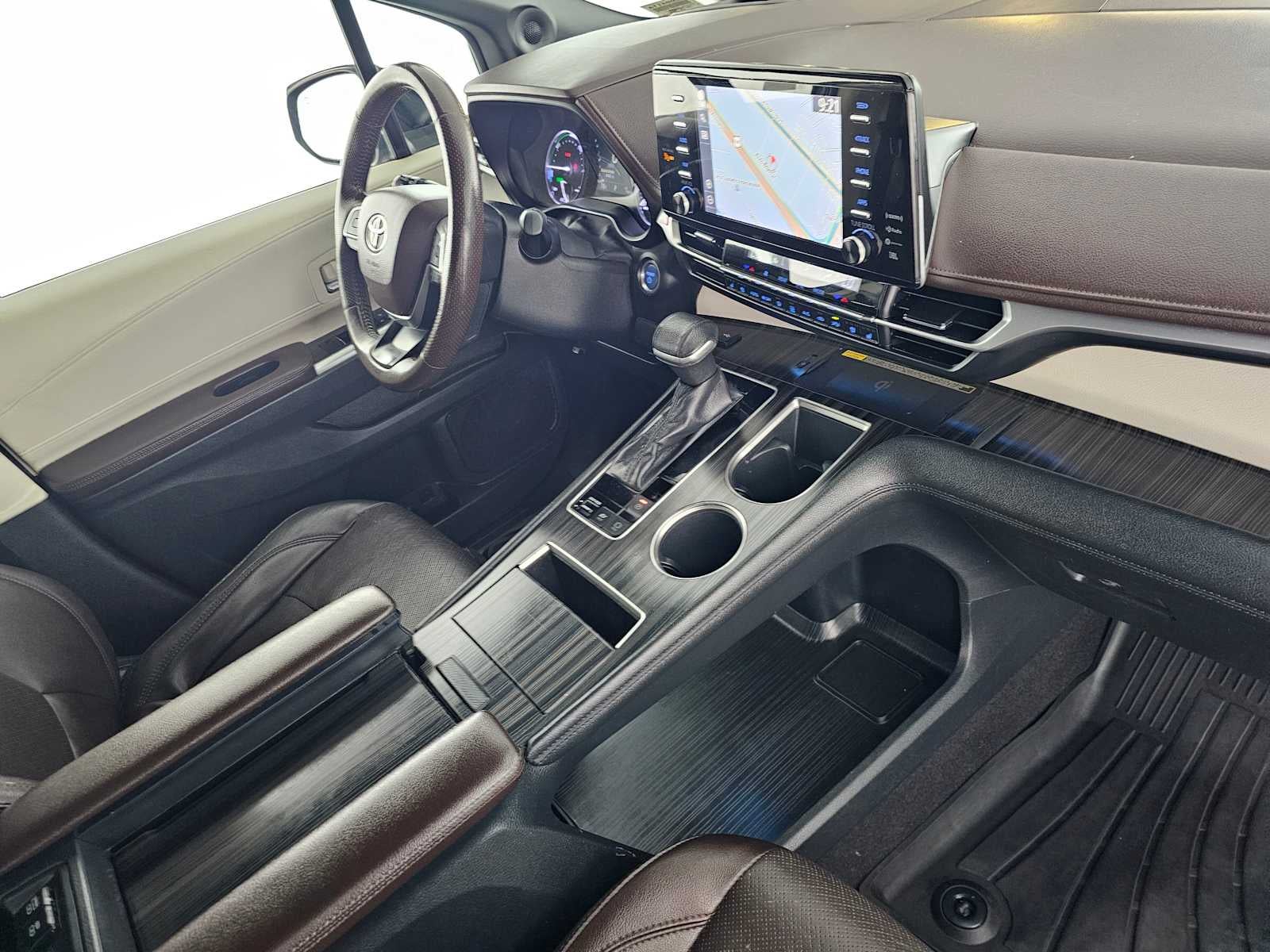 2022 Toyota Sienna Platinum