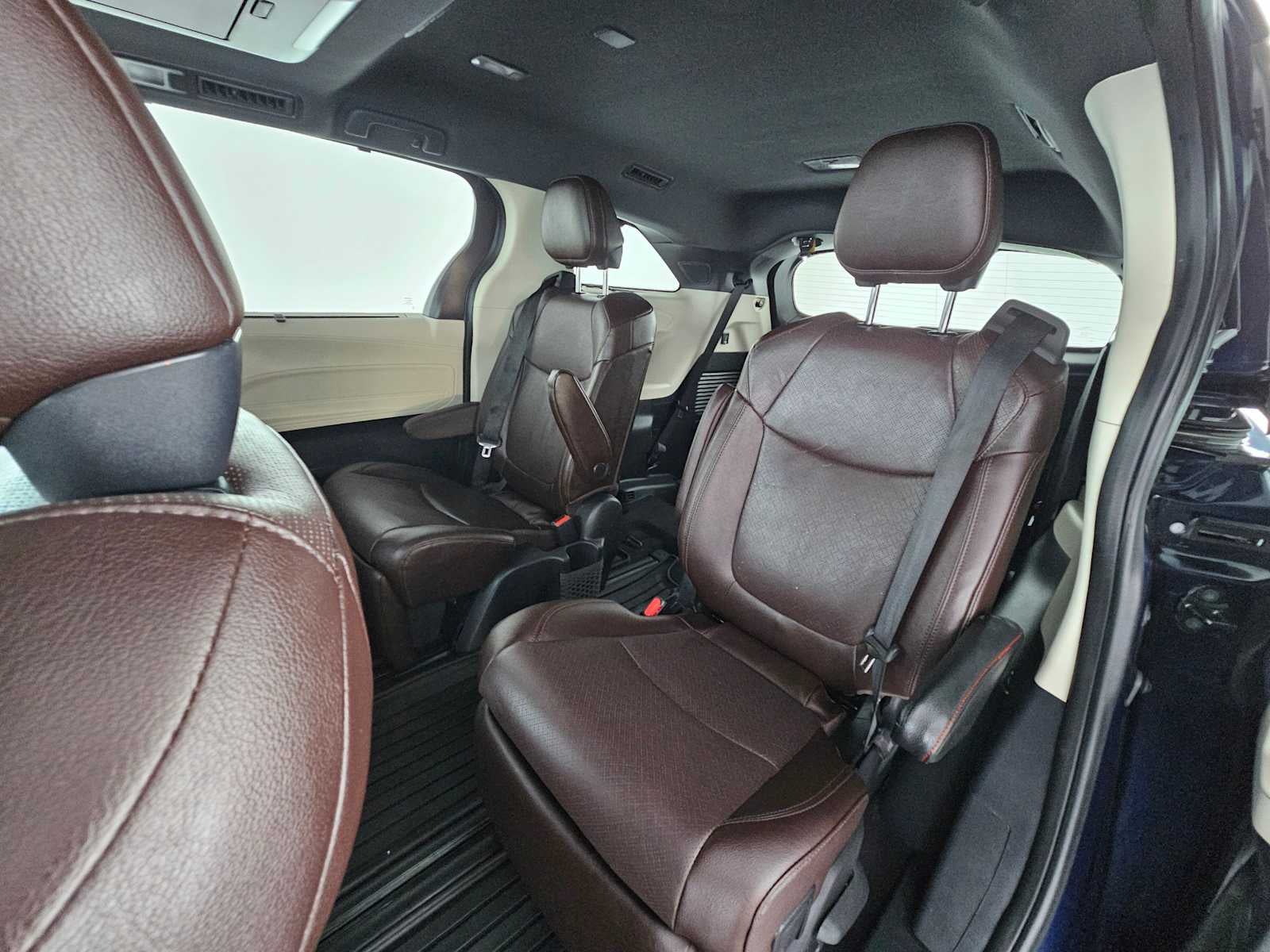 2022 Toyota Sienna Platinum