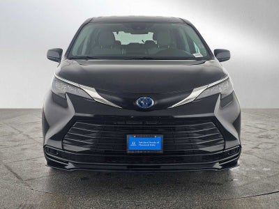 2024 Toyota Sienna LE