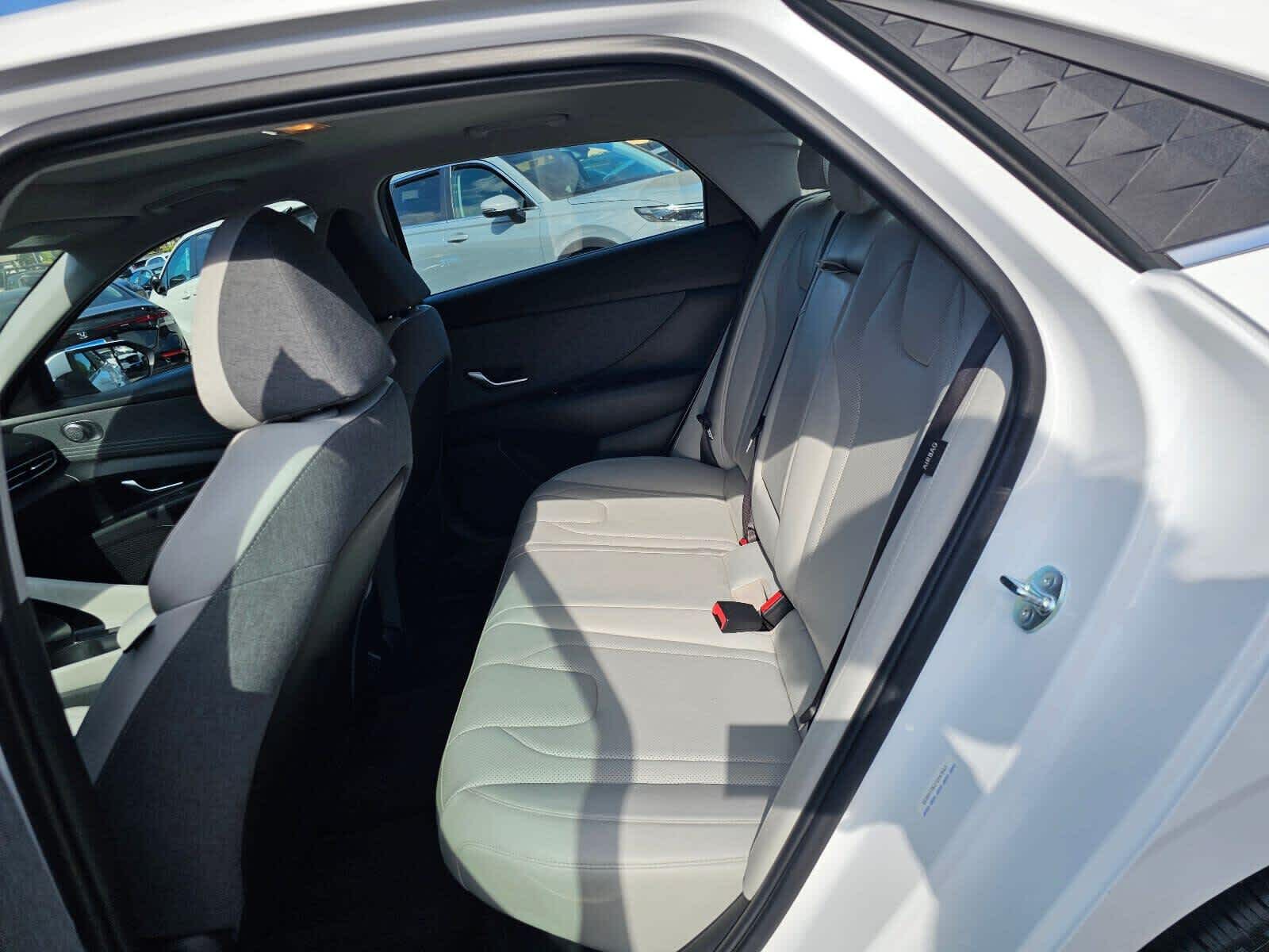 2025 Hyundai Elantra Hybrid Limited