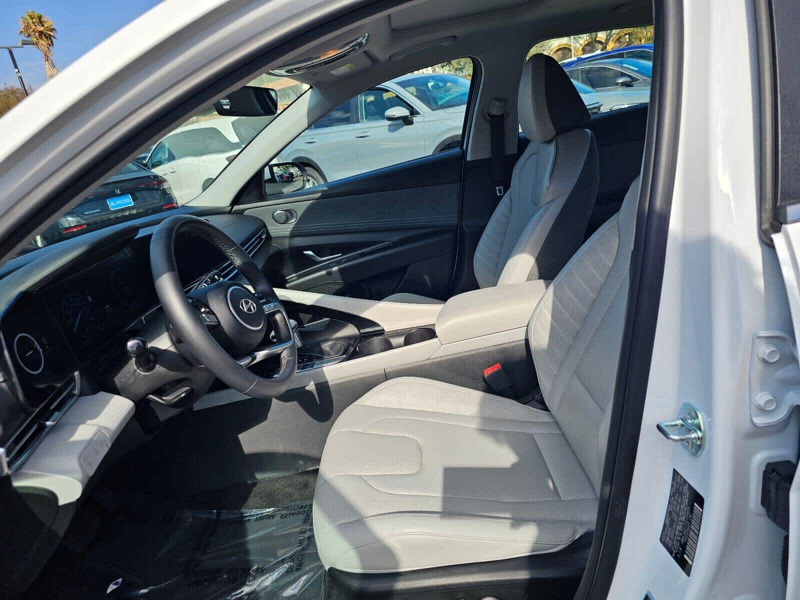 2025 Hyundai Elantra Hybrid Limited