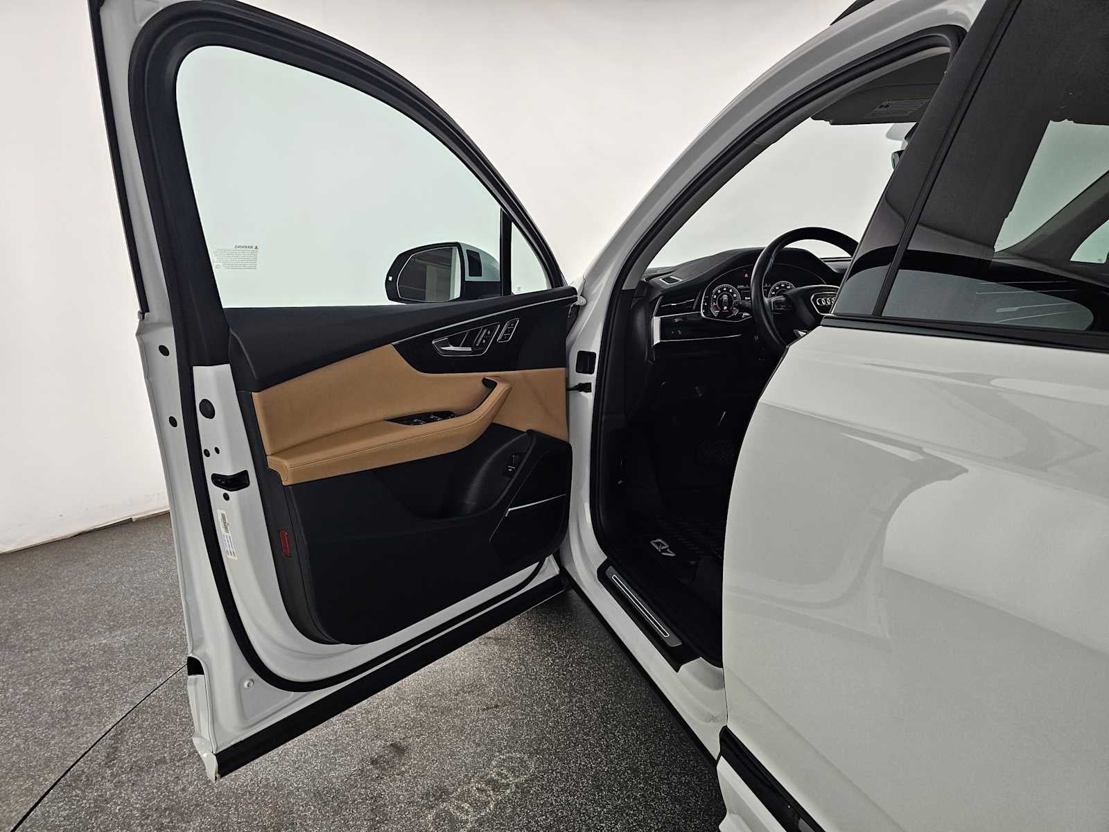 2023 Audi Q7 Premium Plus