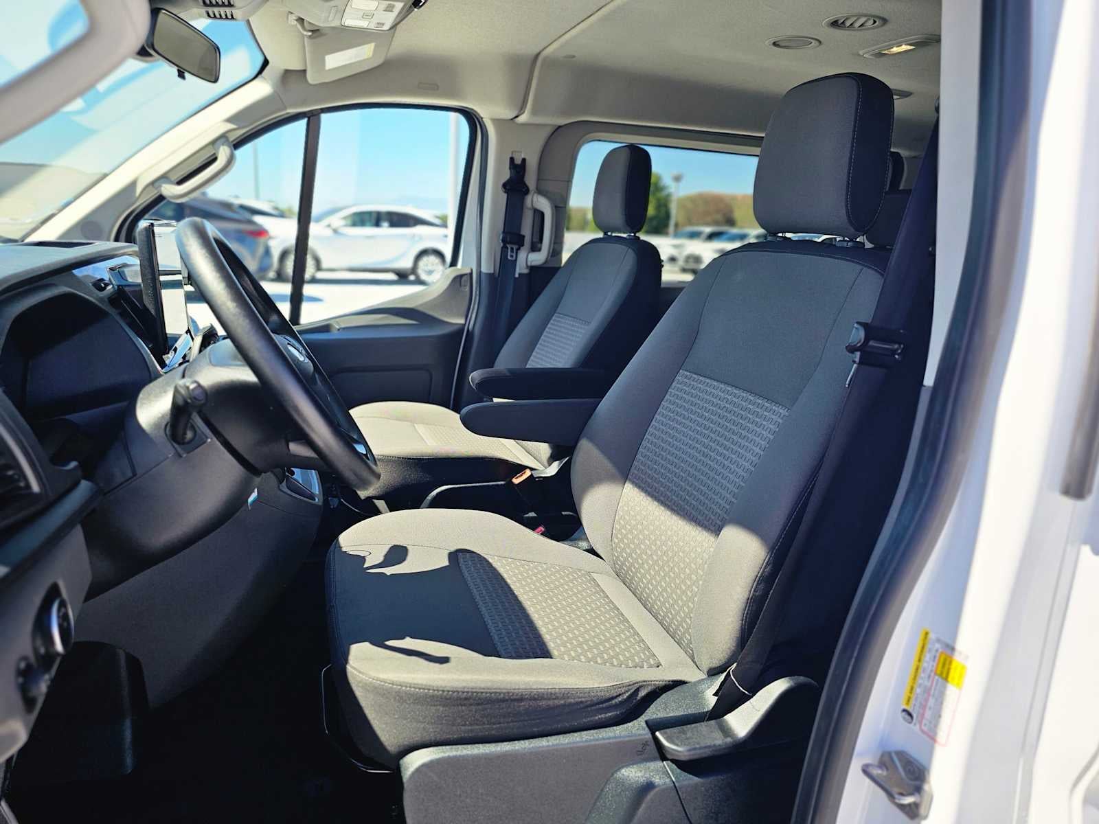 2023 Ford Transit Passenger Wagon XLT