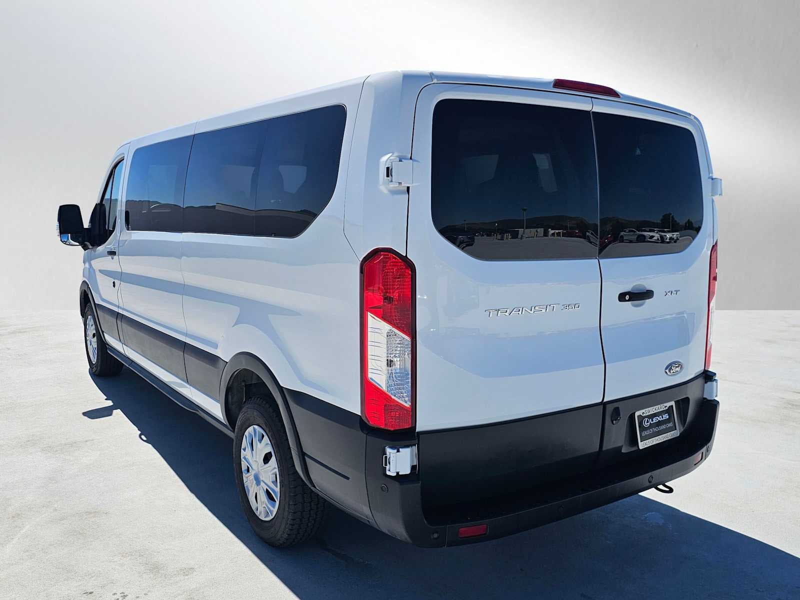 2023 Ford Transit Passenger Wagon XLT