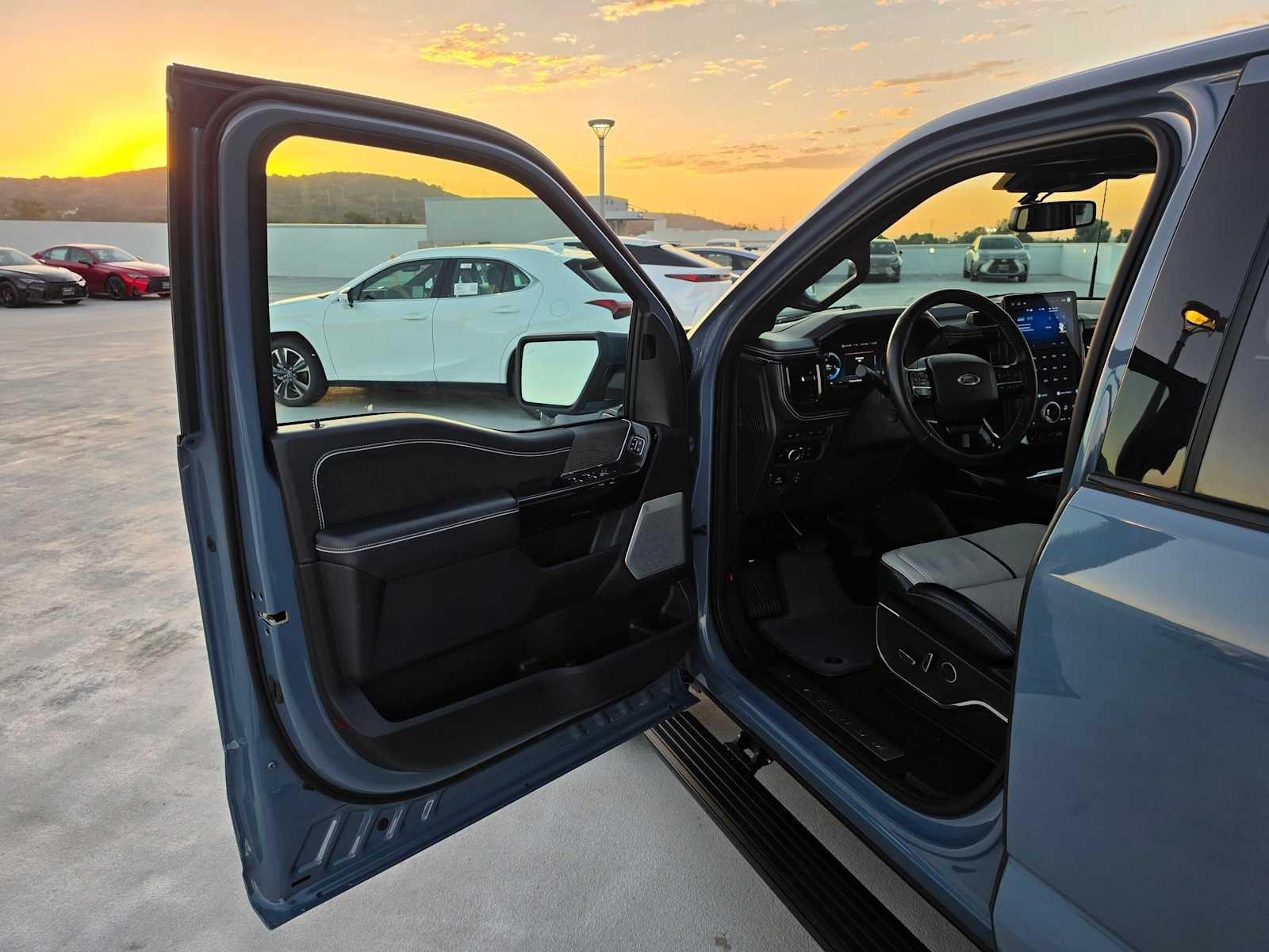 2023 Ford F-150 Lightning Platinum