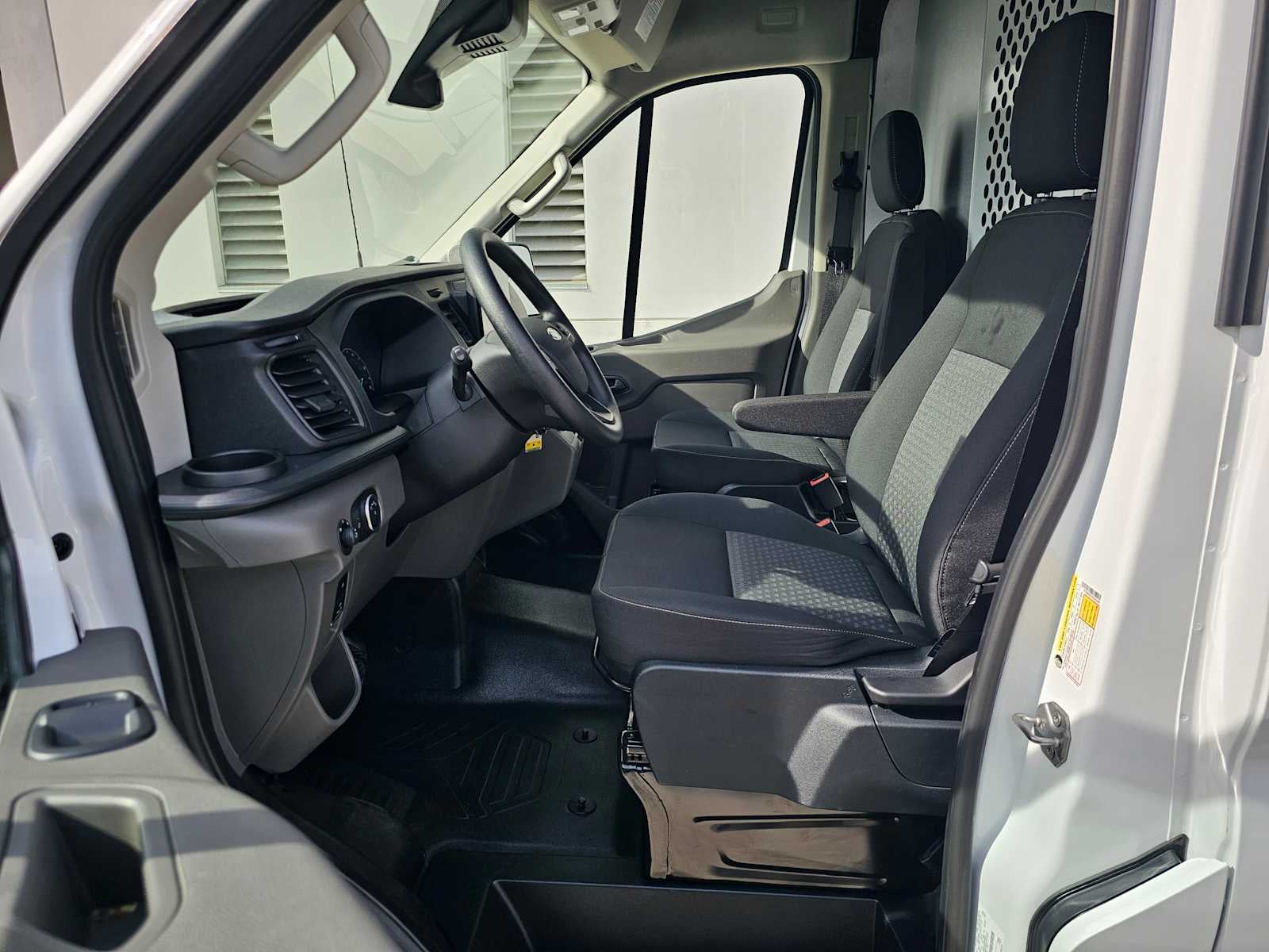 2023 Ford E-Transit Cargo Van T-350 130" Med Rf 9500 GVWR RWD