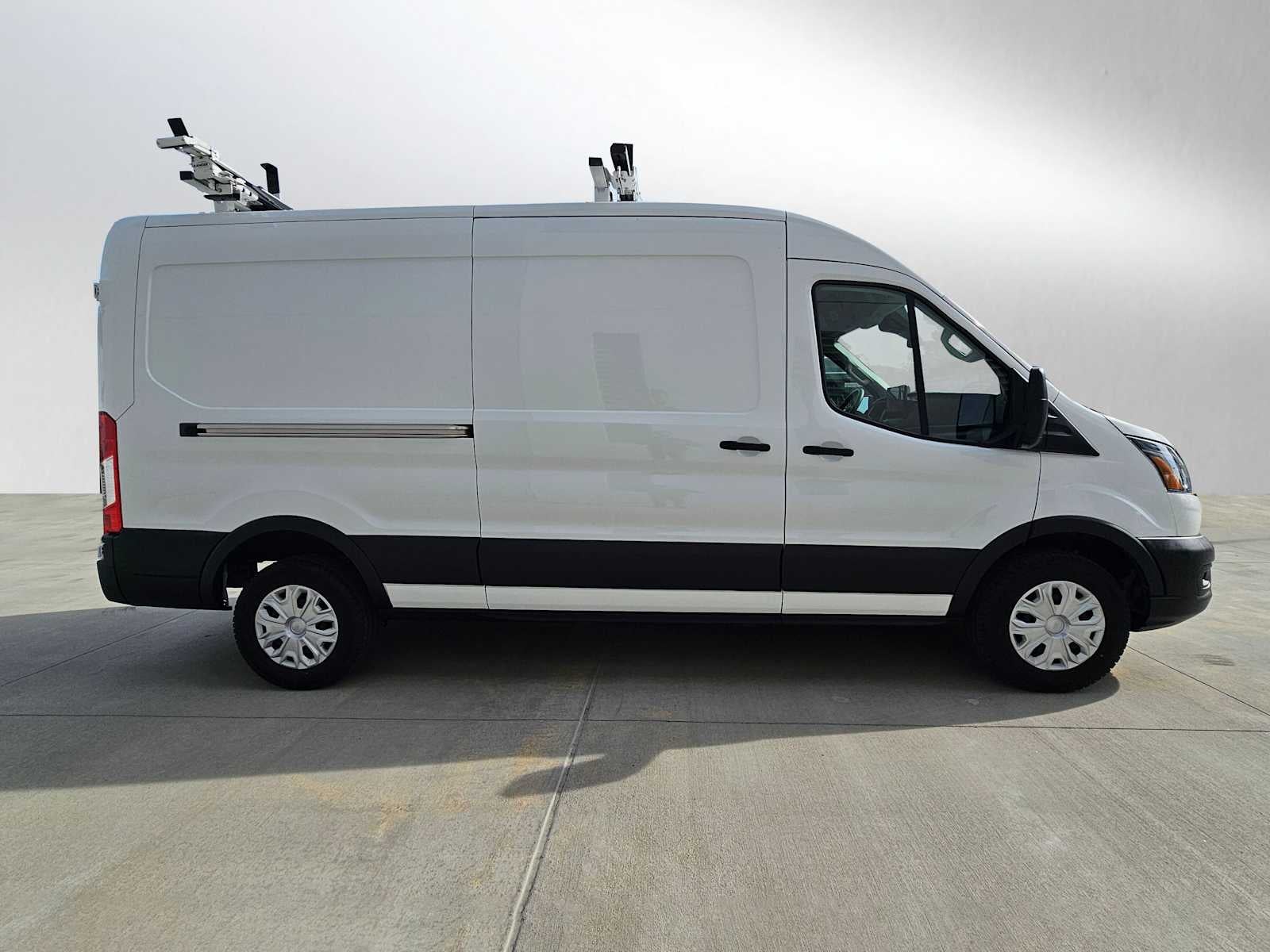 2023 Ford E-Transit Cargo Van T-350 130" Med Rf 9500 GVWR RWD