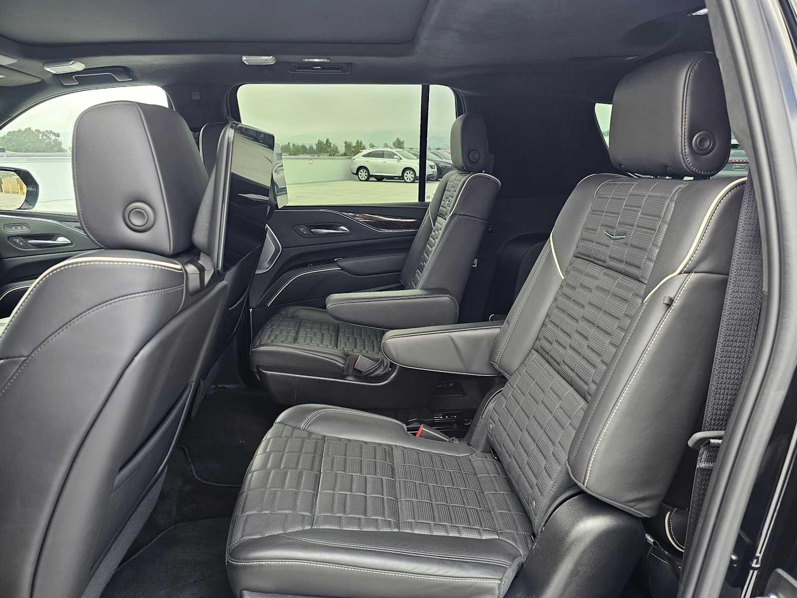 2024 Cadillac Escalade ESV 4WD Premium Luxury Platinum